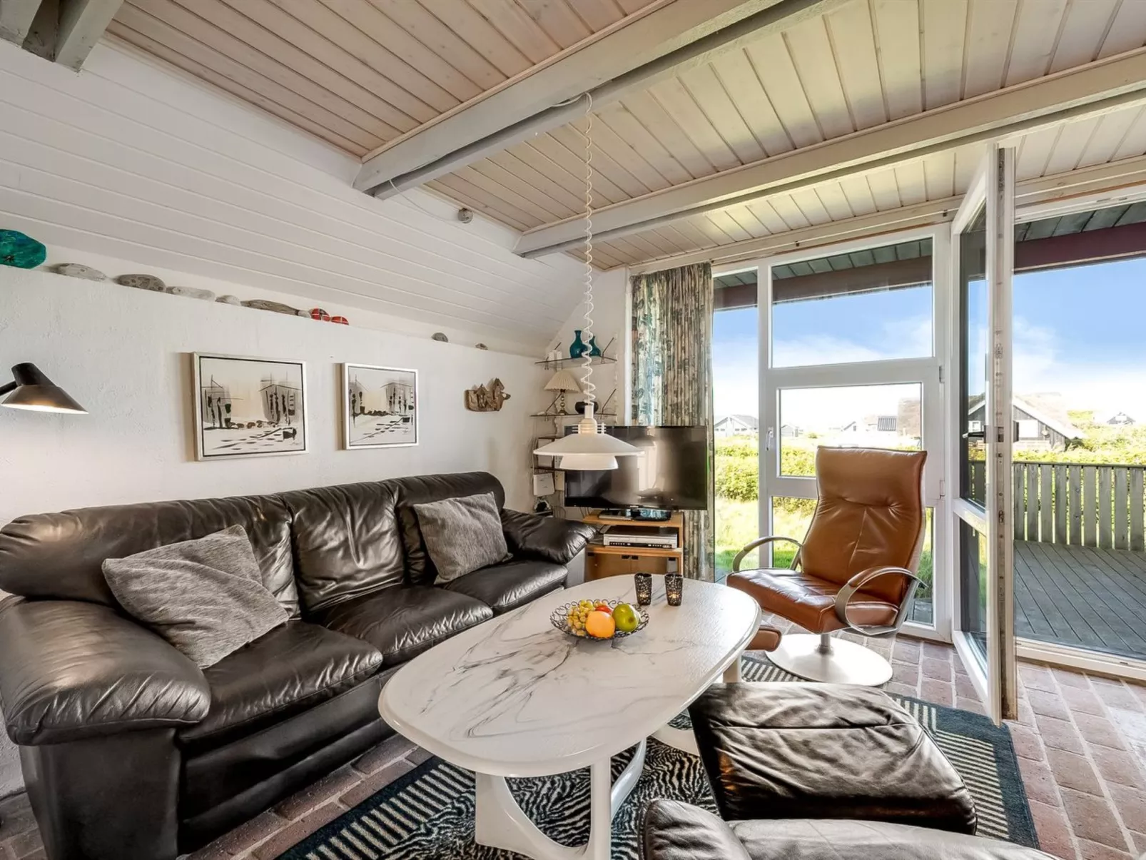 "Iines" - 200m from the sea-Binnen