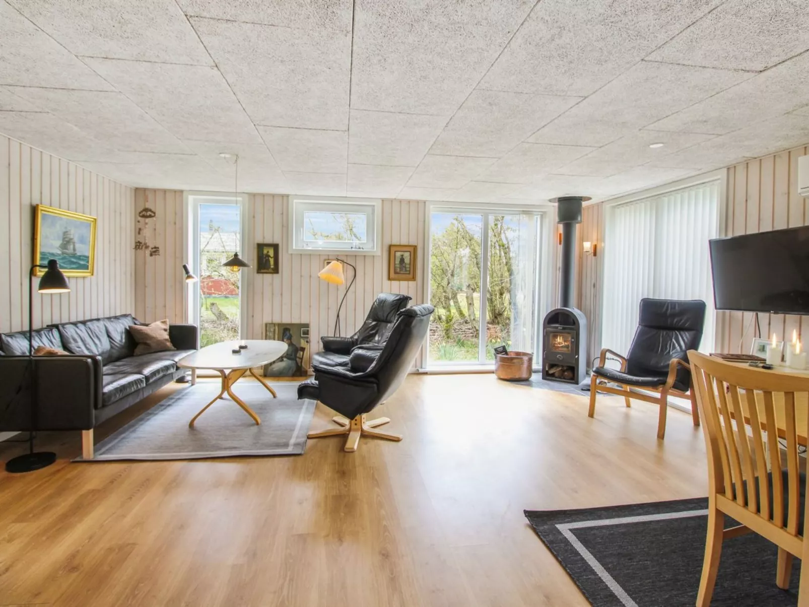 "Nielsine" - 1.5km from the sea-Binnen