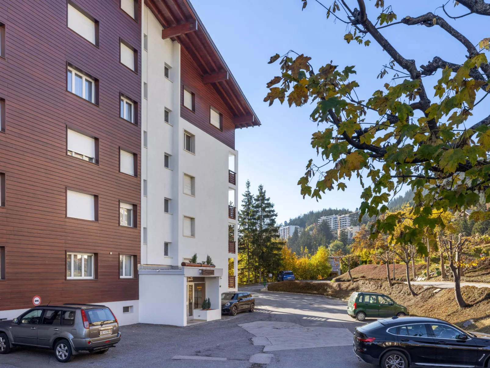 Armorial Est 72-Buiten