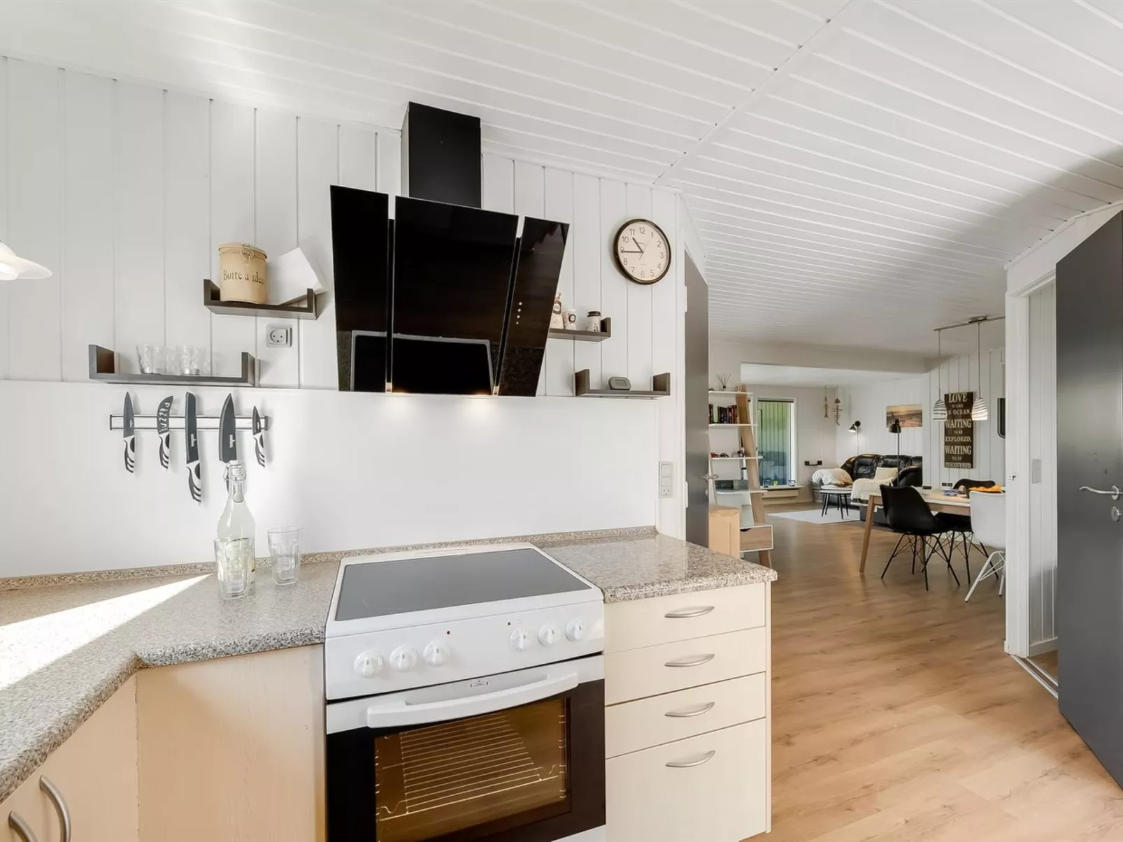 "Lill" - 50m from the sea-Binnen