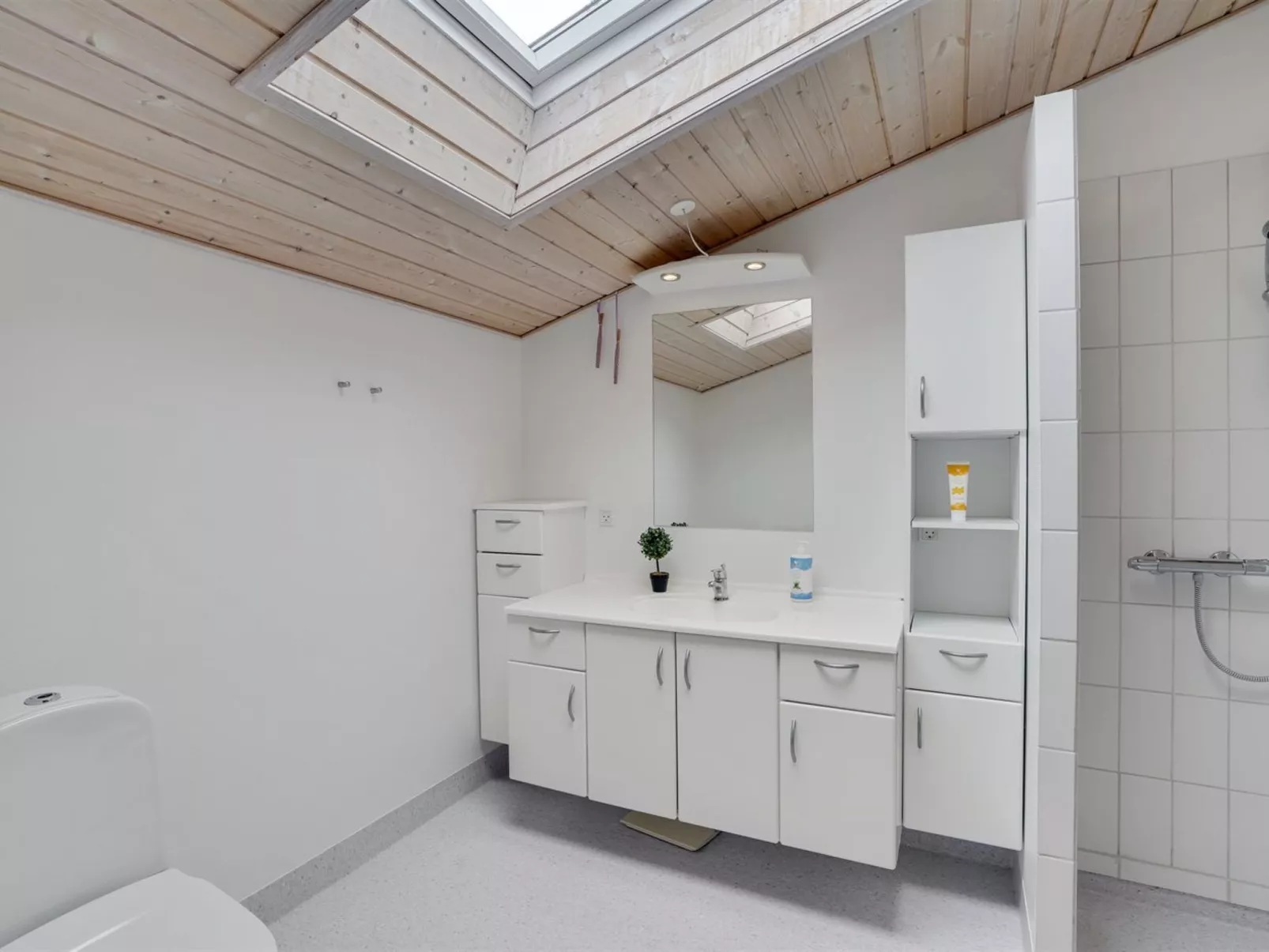 "Rafn" - 550m from the sea-Binnen