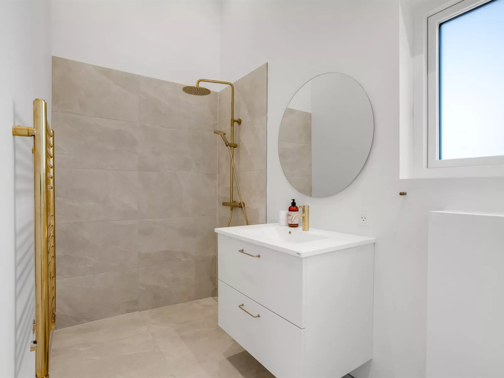 "Edmond" - 995m from the sea-Binnen