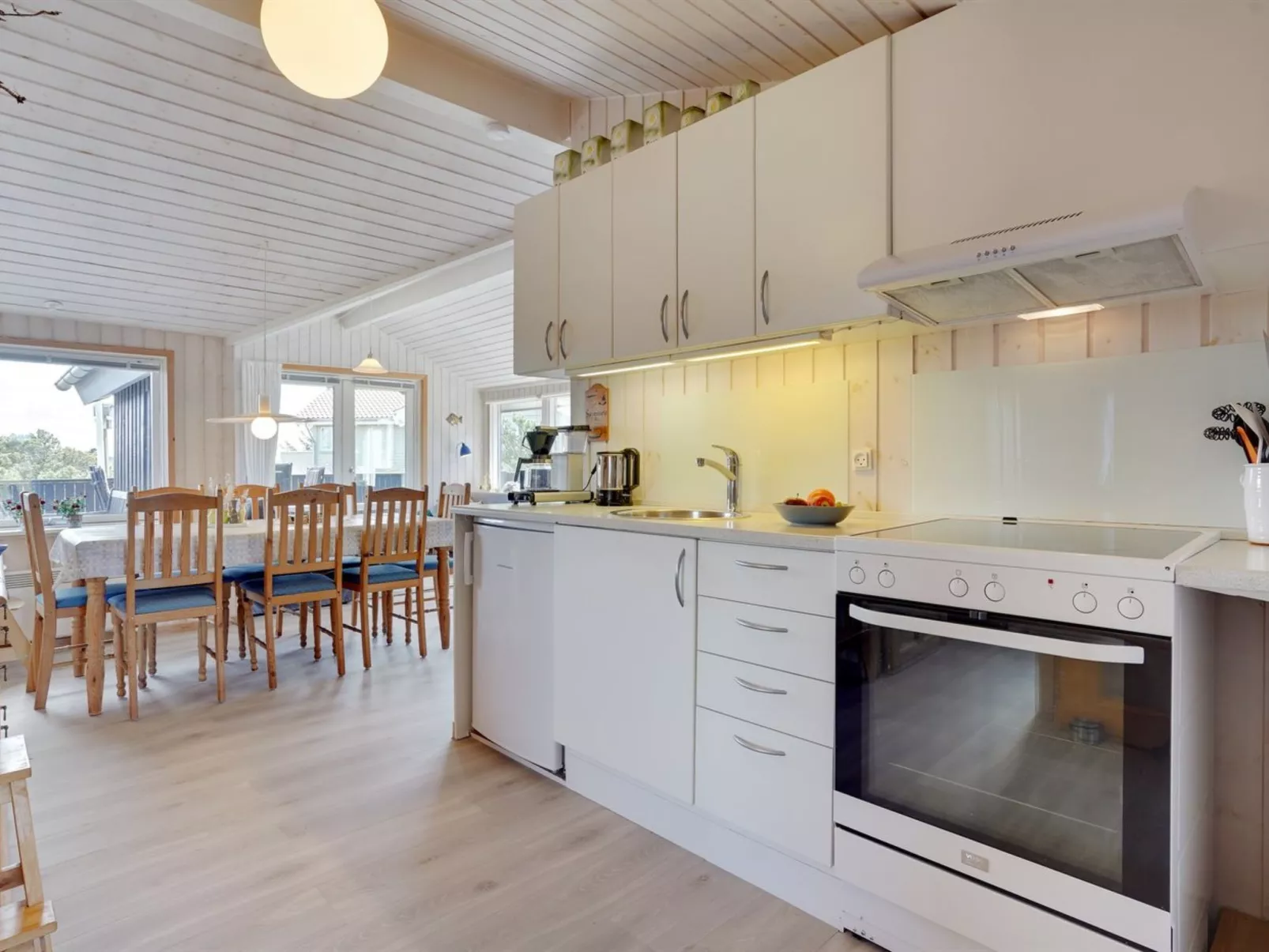 "Elmine" - 700m from the sea-Binnen