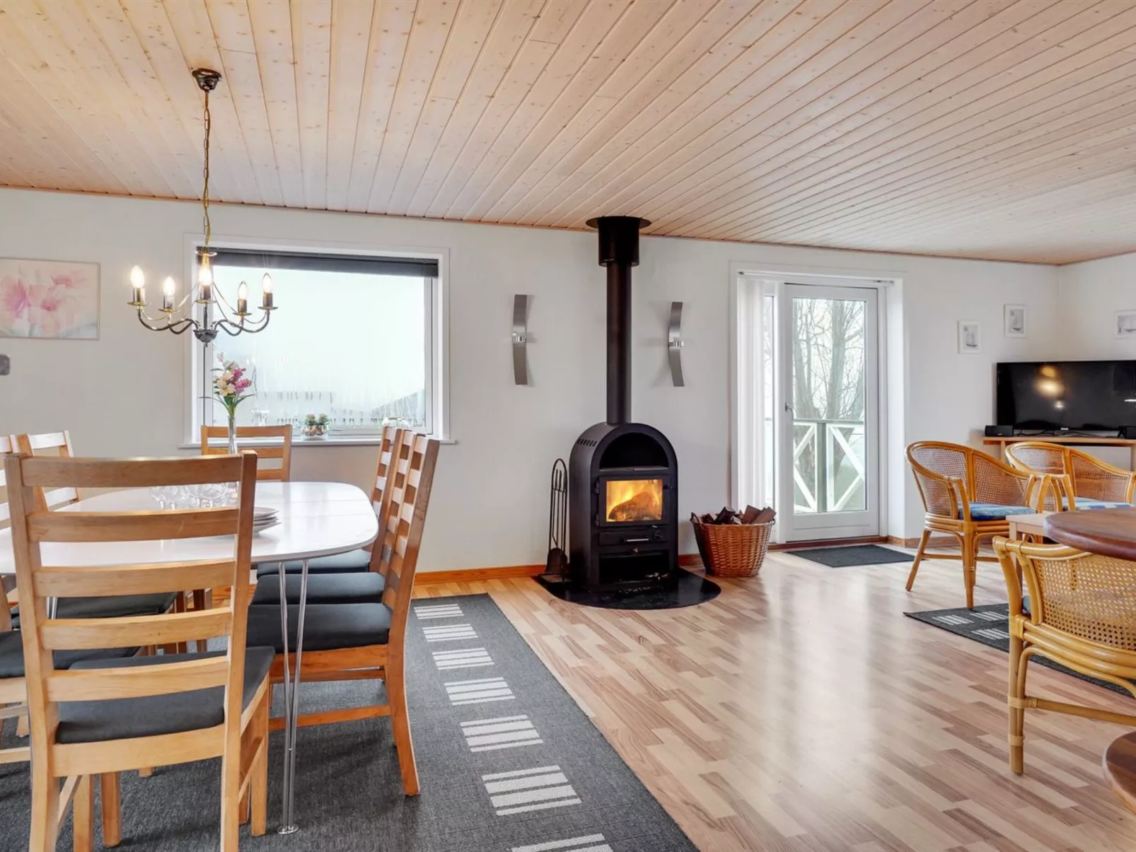 "Ambrosius" - 75m from the sea-Binnen