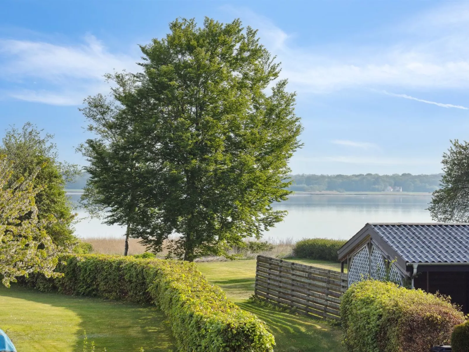 "Bendine" - 100m to the fjord-Buiten