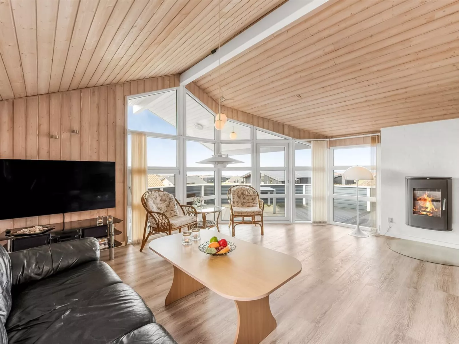 "Loviisa" - 300m to the fjord-Binnen