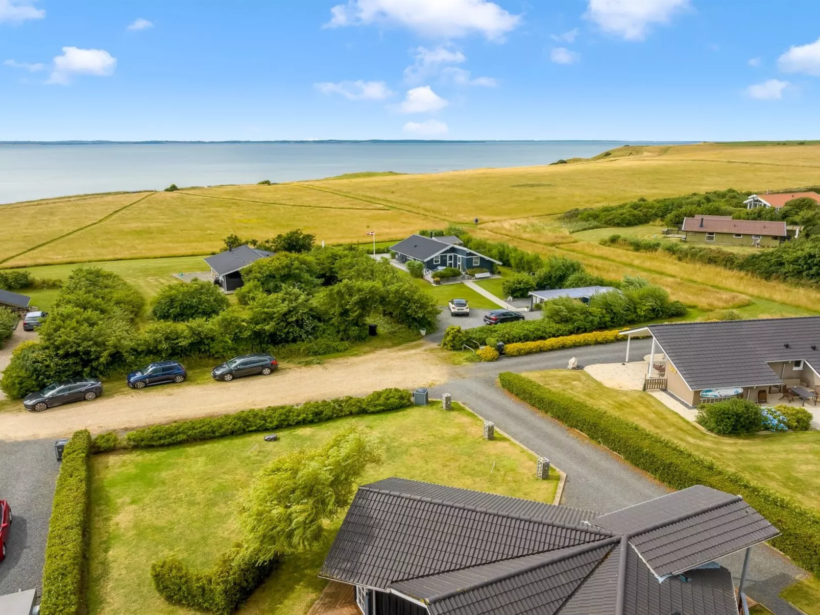 "Eberta" - 200m to the fjord-Buiten