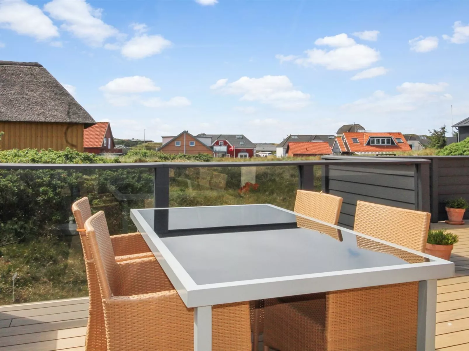 "Josie" - 200m from the sea-Buiten