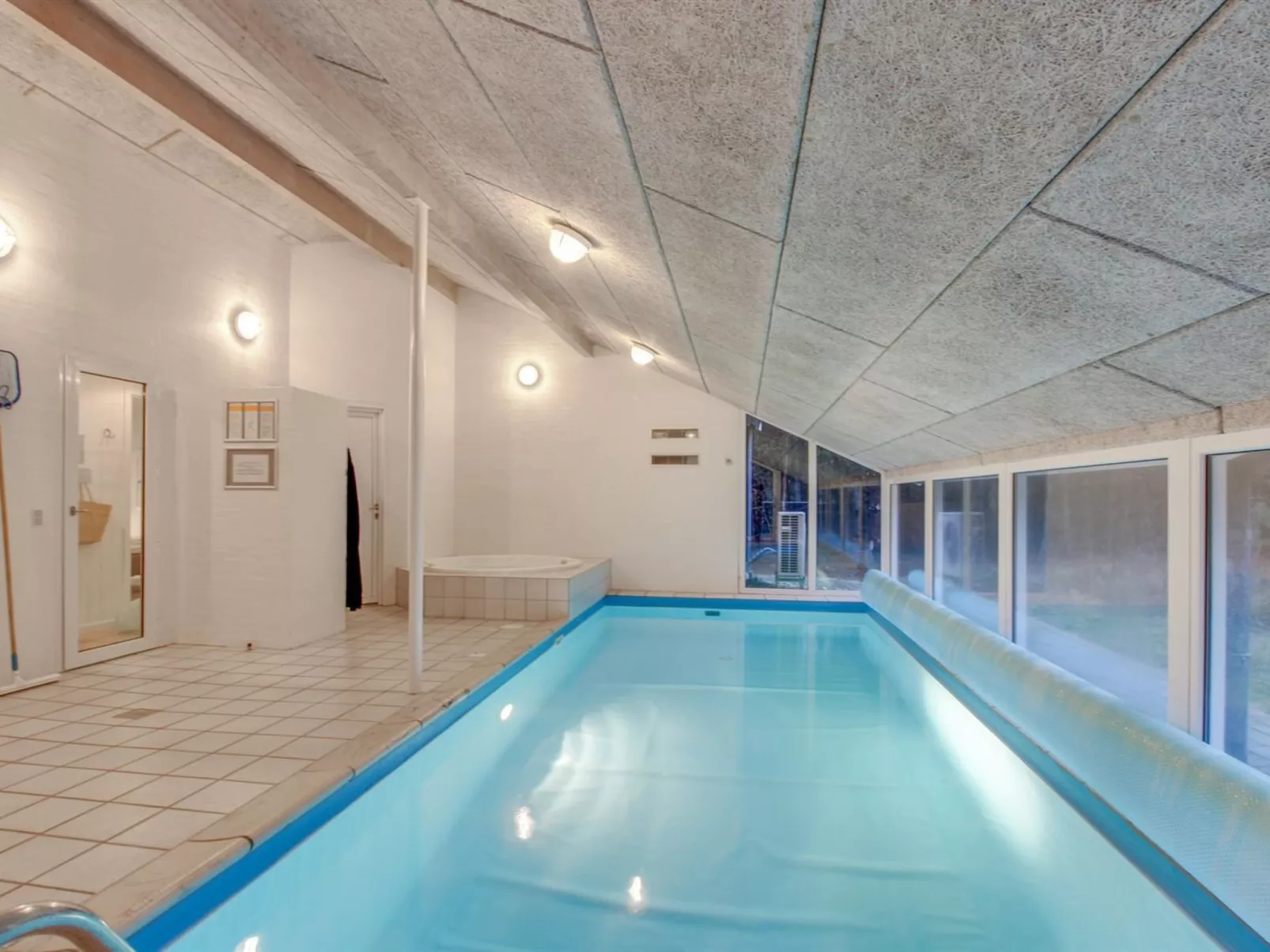 "Jensen" - 700m to the fjord-Buiten