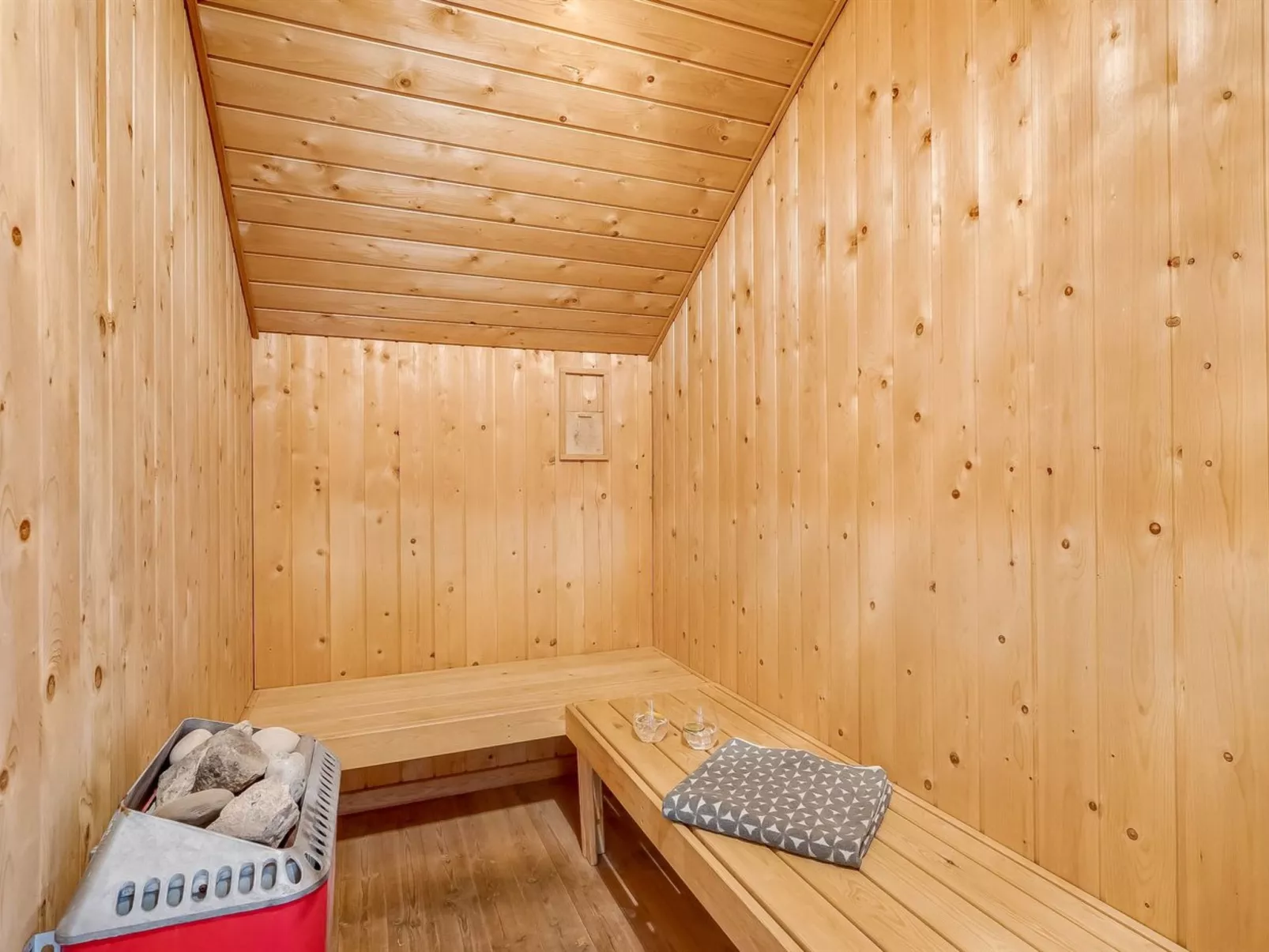 "Doris" - 150m from the sea-Binnen