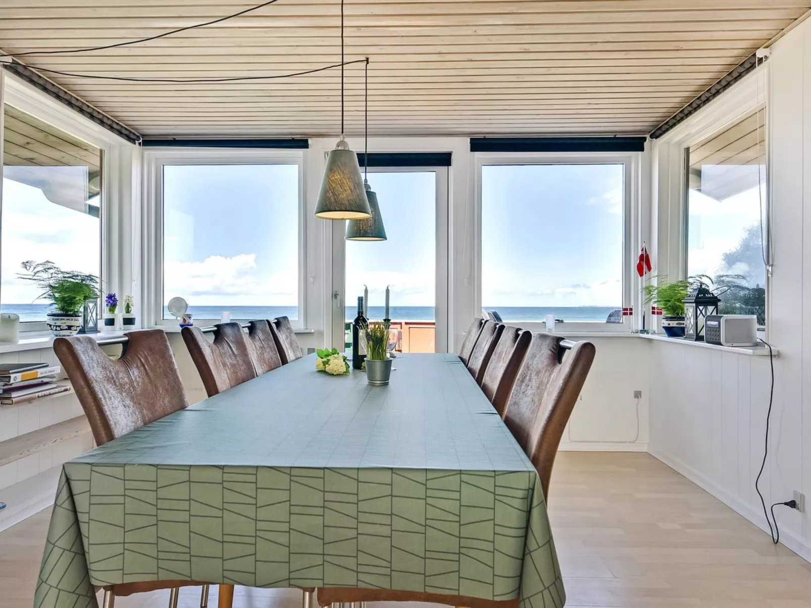 "Eldar" - 5m from the sea-Binnen