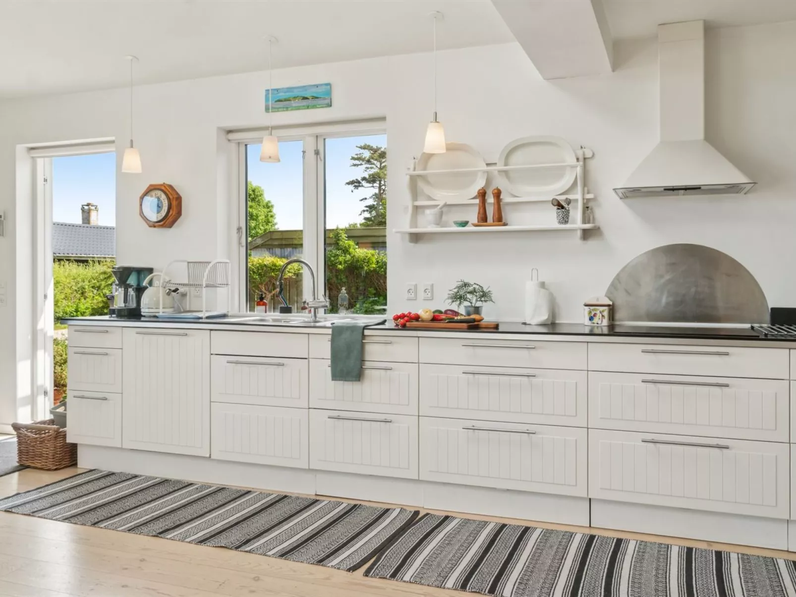 "Varma" - 25m from the sea-Binnen