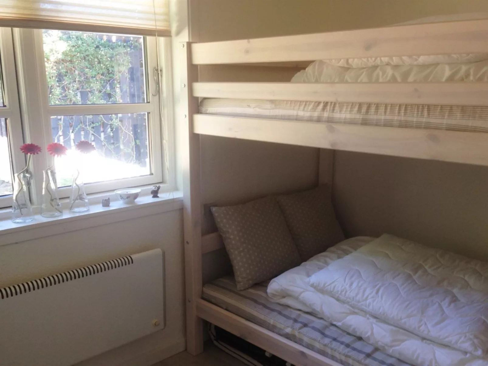 "Jeip" - 400m to the fjord-Binnen