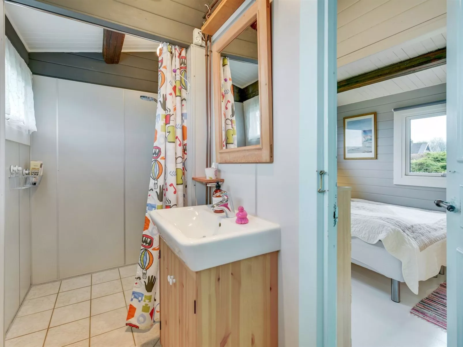 "Ylvie" - 150m from the sea-Binnen