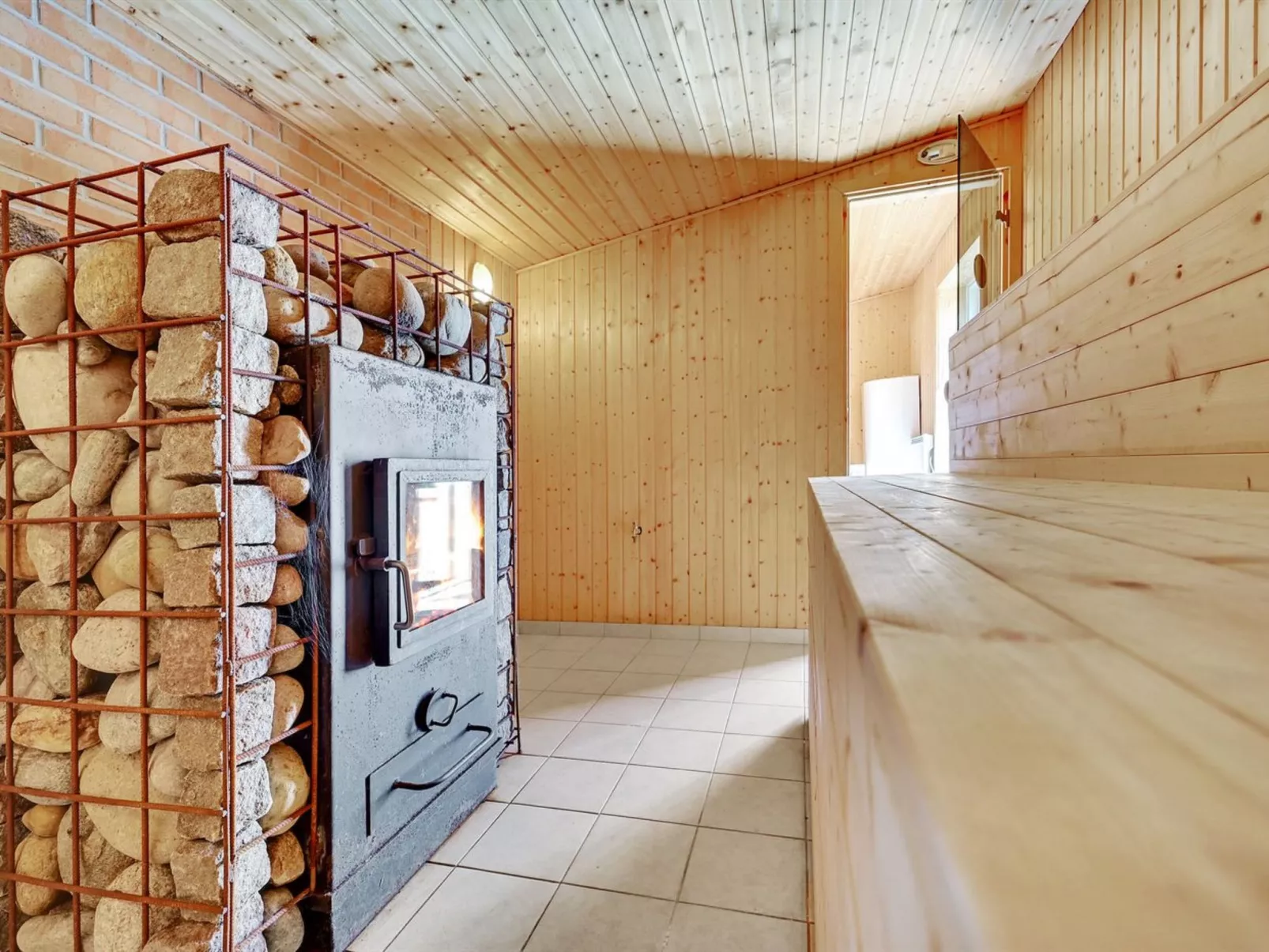 "Tokki" - 20km from the sea-Binnen