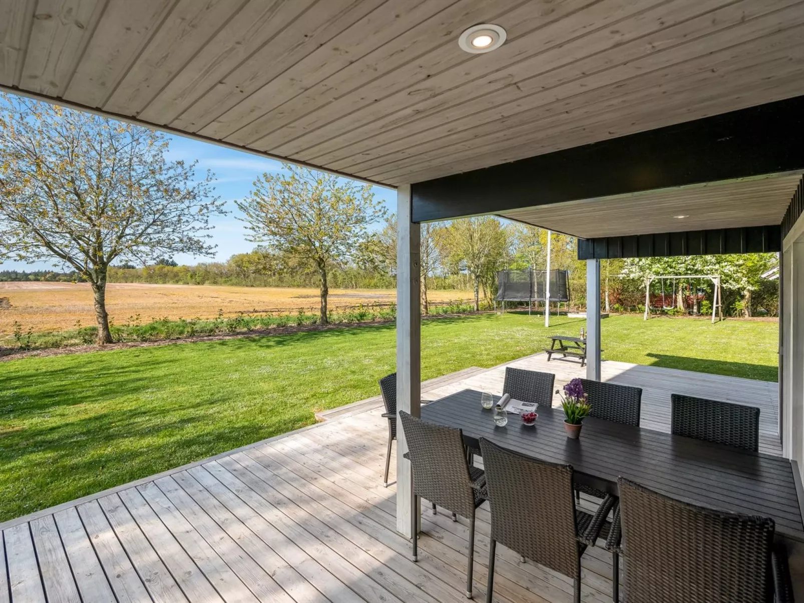 "Adelia" - 850m to the fjord-Buiten