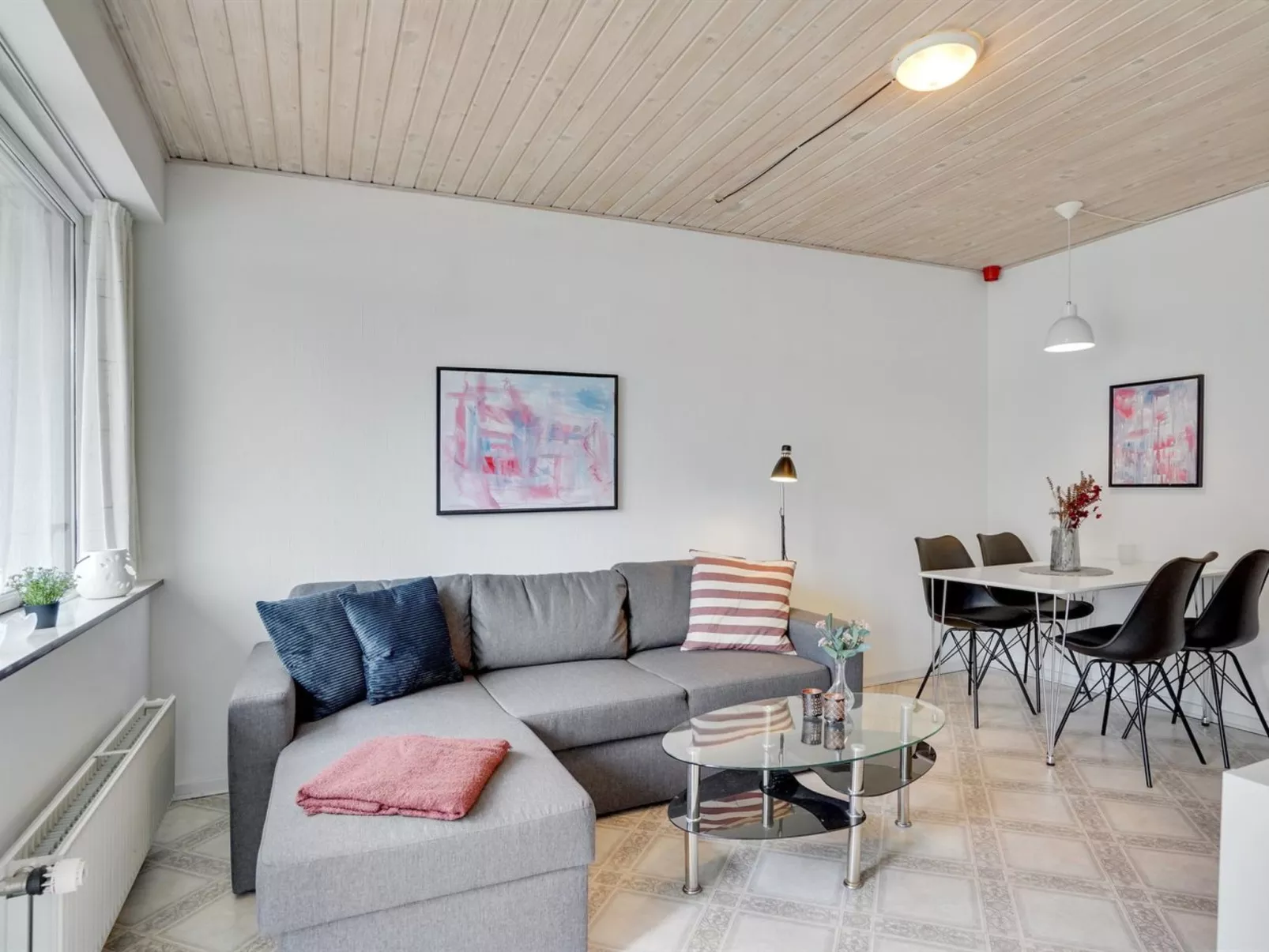 "Arne" - 20km from the sea-Binnen