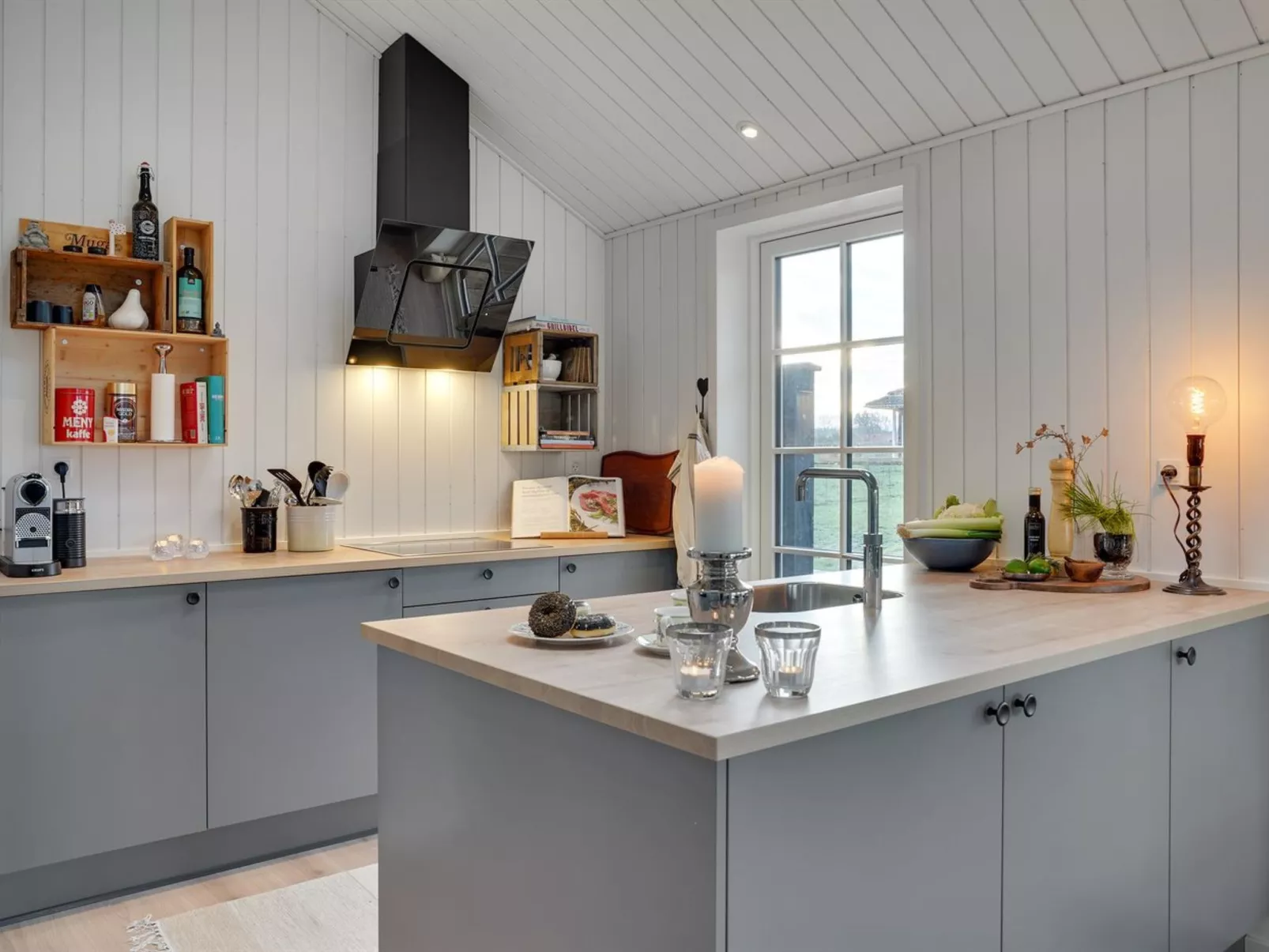 "Annerose" - 550m from the sea-Binnen