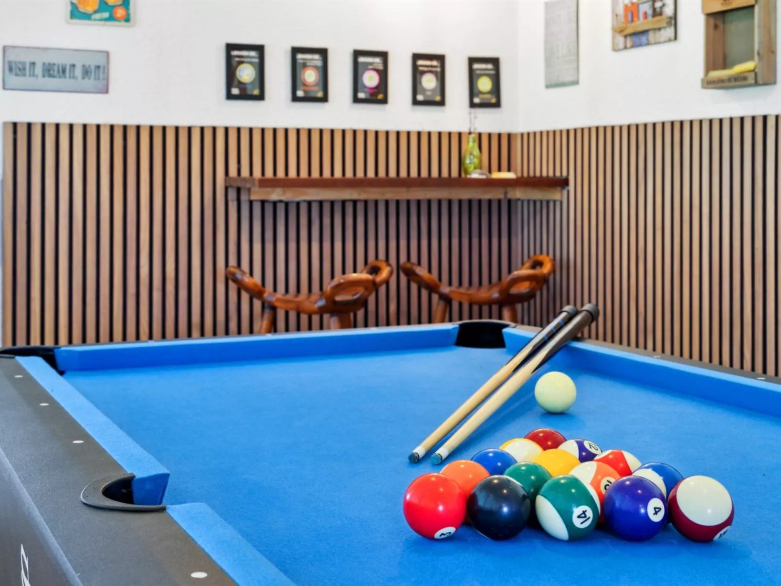 "Boris" - 250m from the sea-Binnen