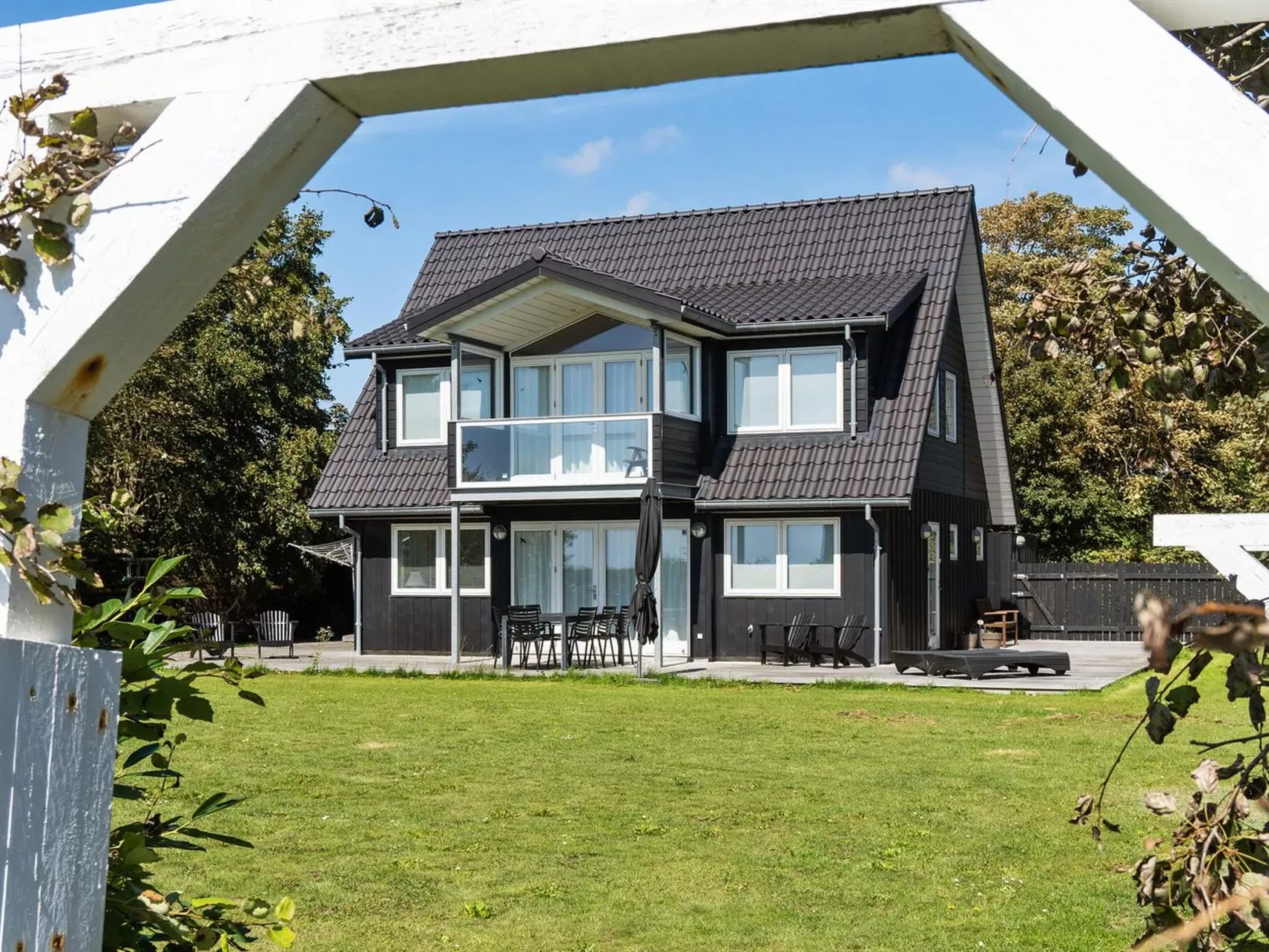 "Esme" - 30m from the sea-Buiten