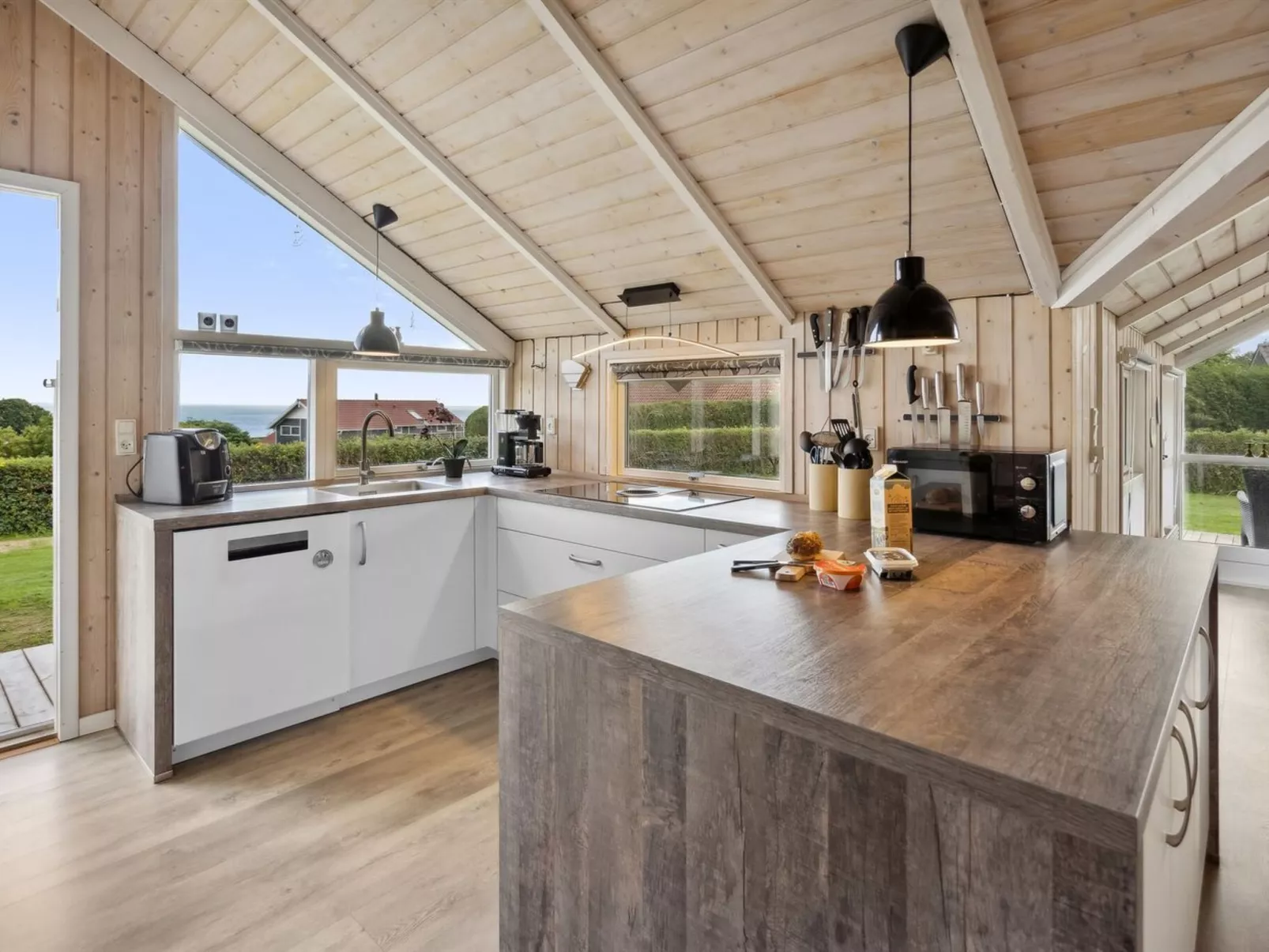 "Aarne" - 300m from the sea-Binnen