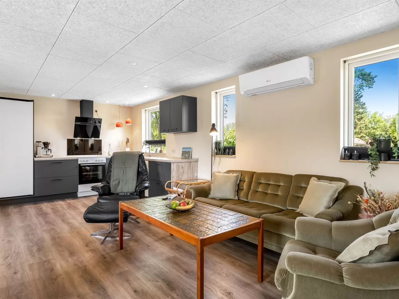 "Eira" - 350m to the fjord-Binnen