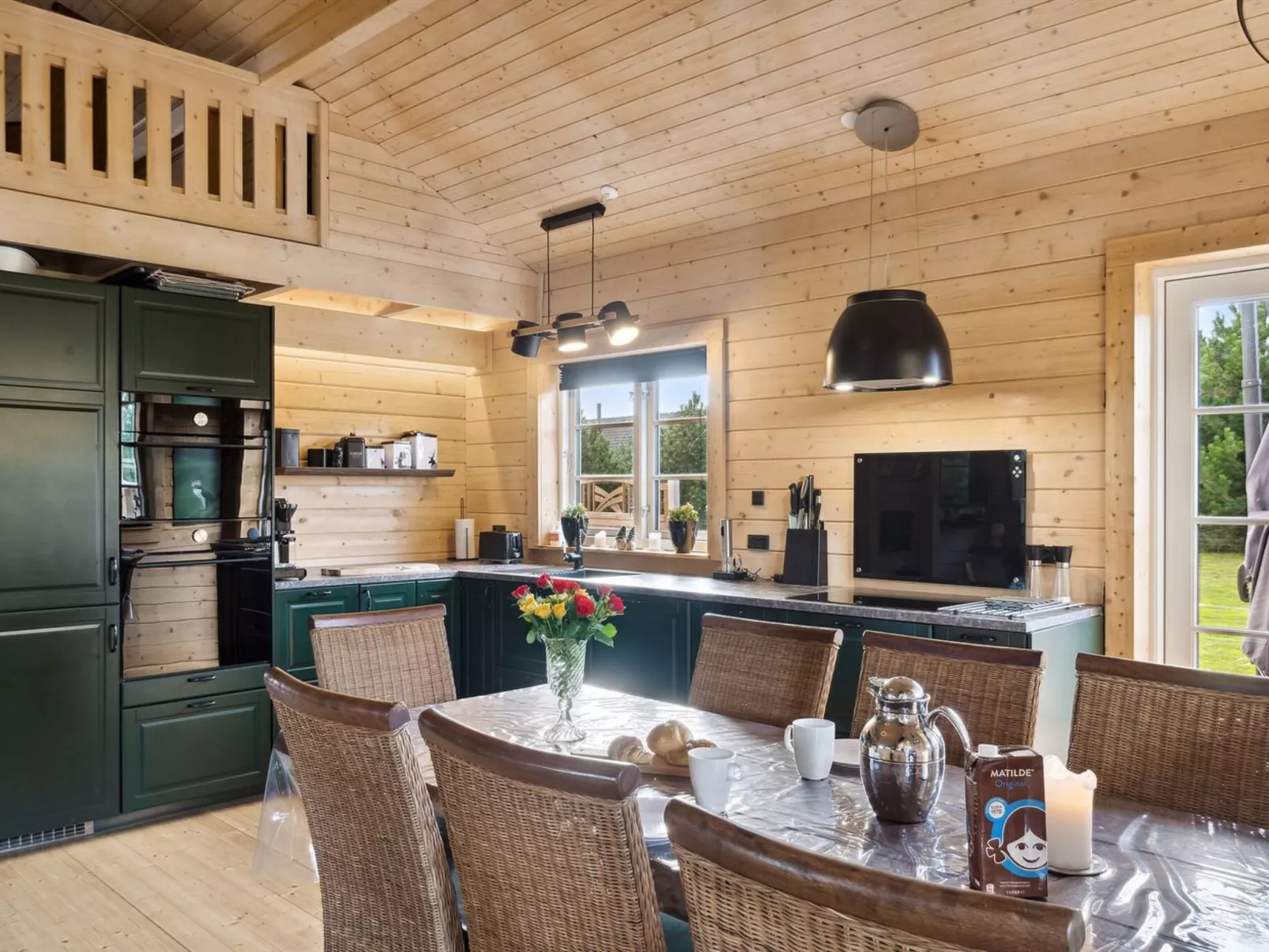 "Vicktoria" - 1.5km from the sea-Binnen