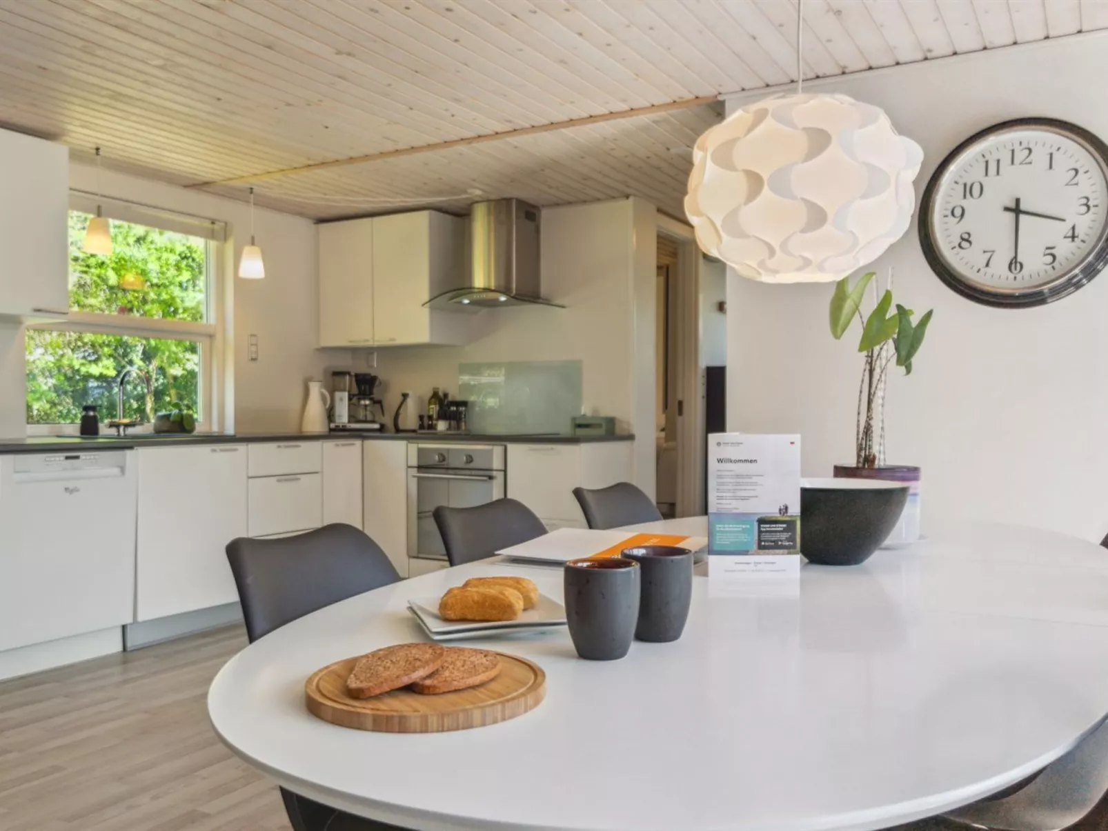 "Felippa" -  from the sea-Binnen