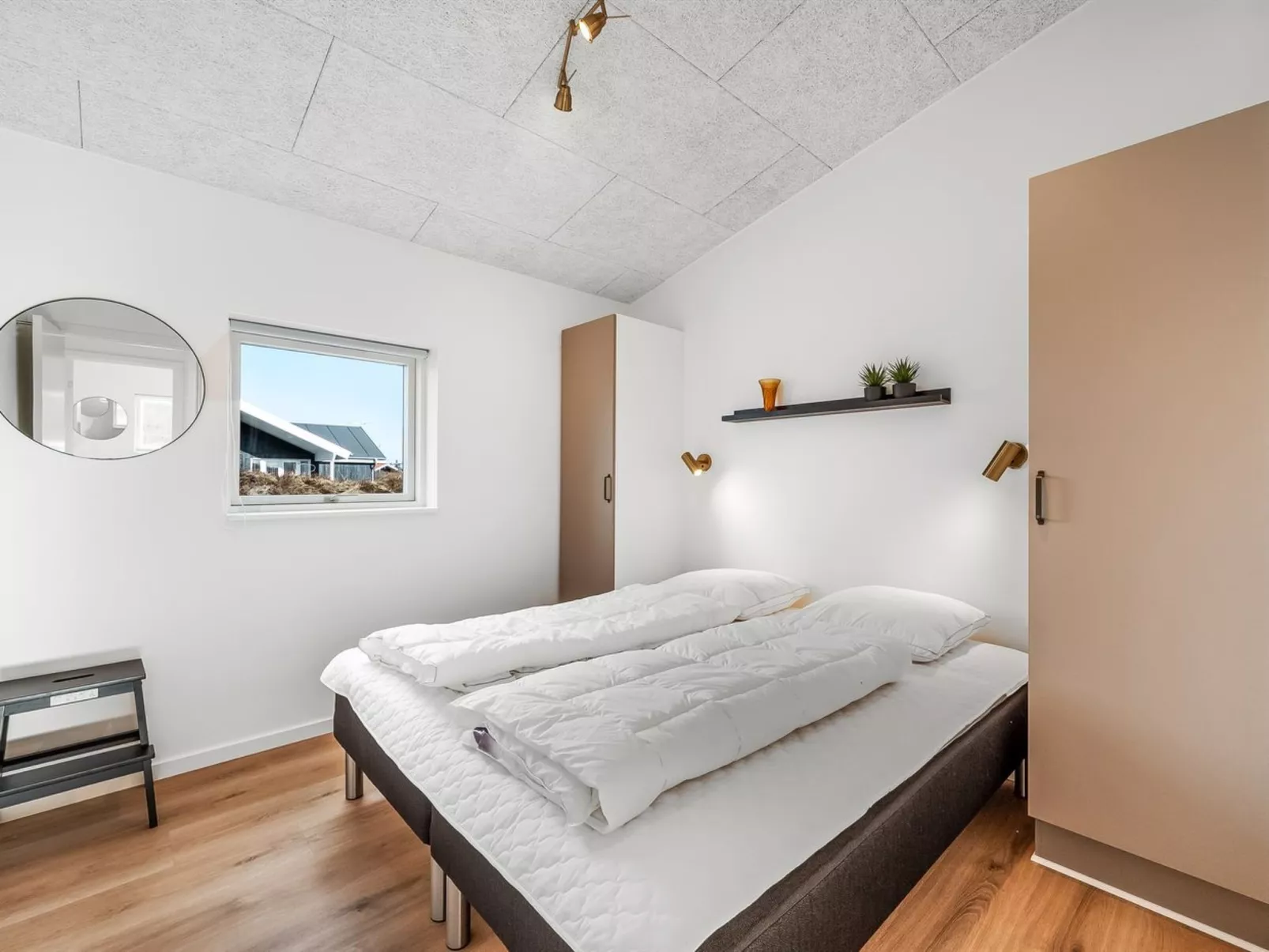 "Waldar" -  from the sea-Binnen