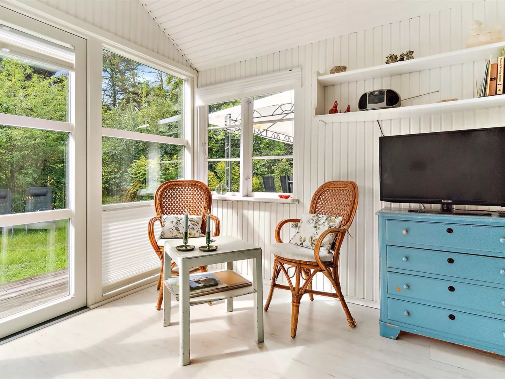 "Lucie" - 50m from the sea-Binnen