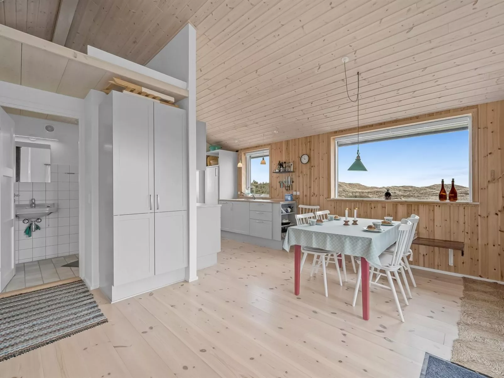 "Apolina" -  from the sea-Binnen