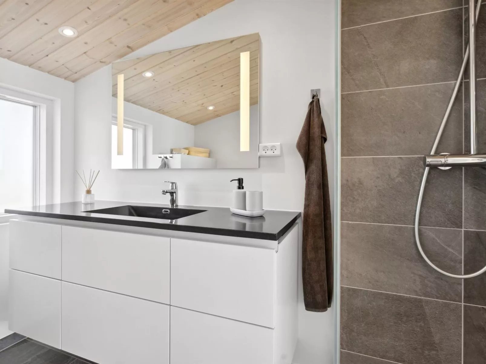 "Ljupka" - 800m from the sea-Binnen