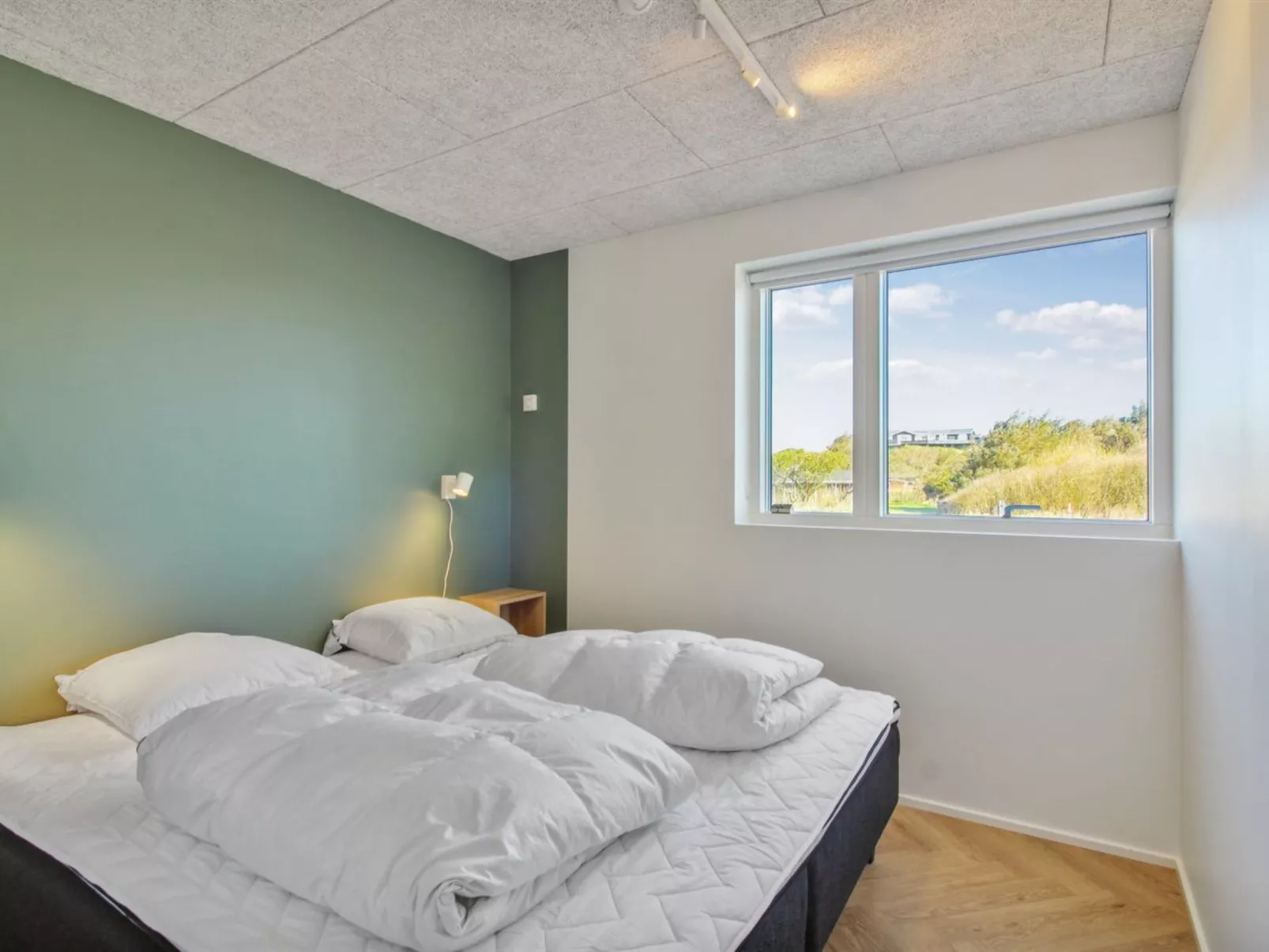 "Esme" - 400m from the sea-Binnen