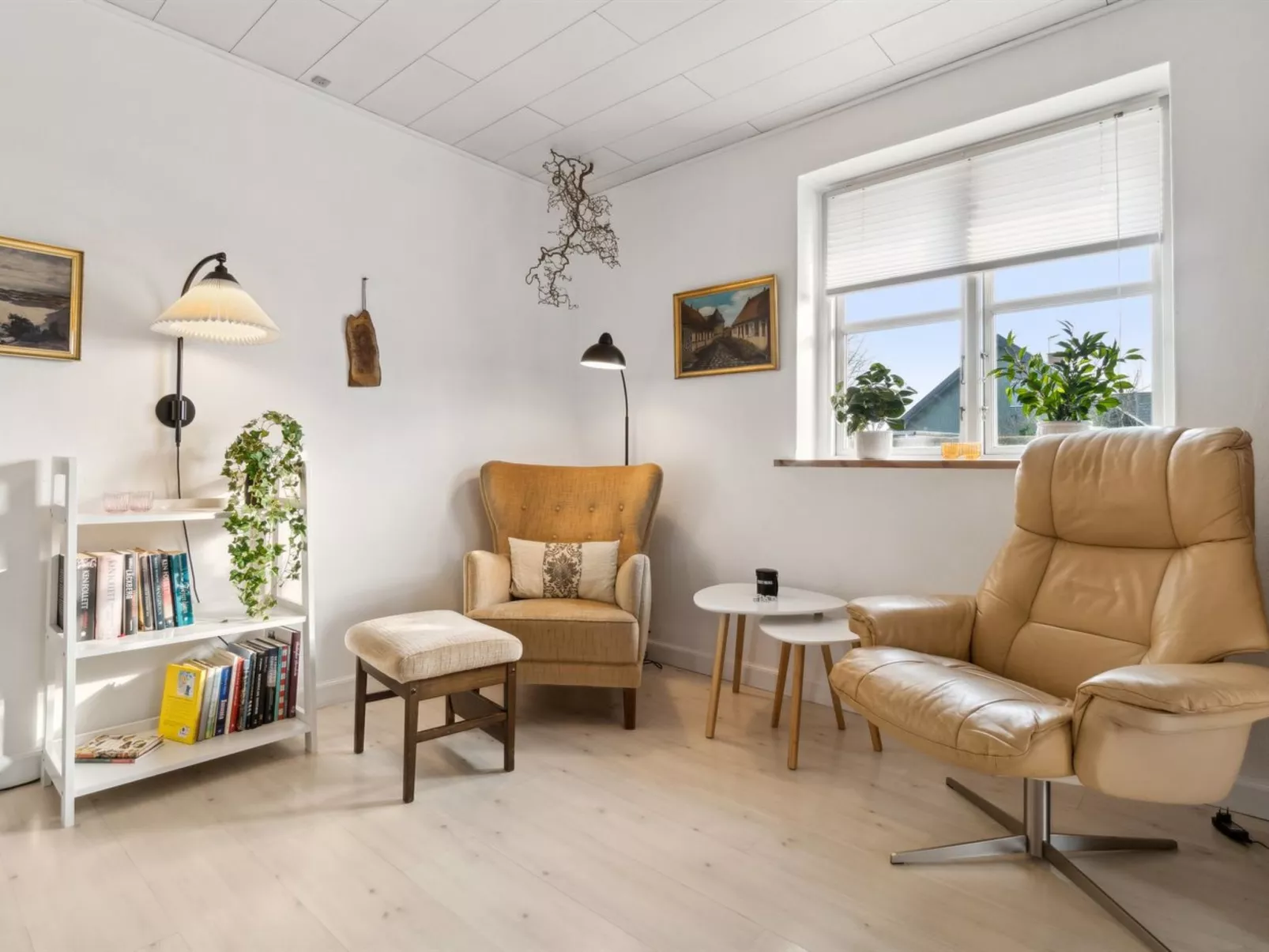 "Josie" - 700m from the sea-Binnen