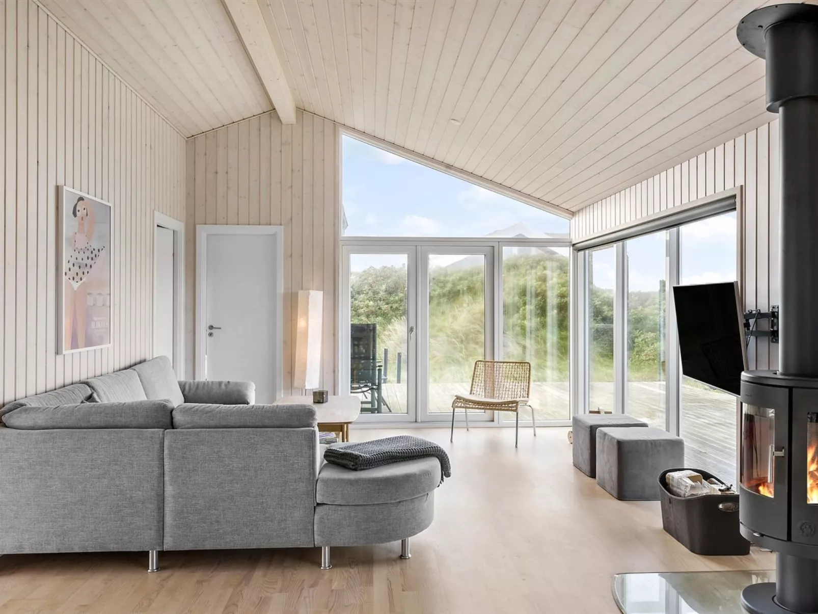 "Mirla" - 50m from the sea-Binnen