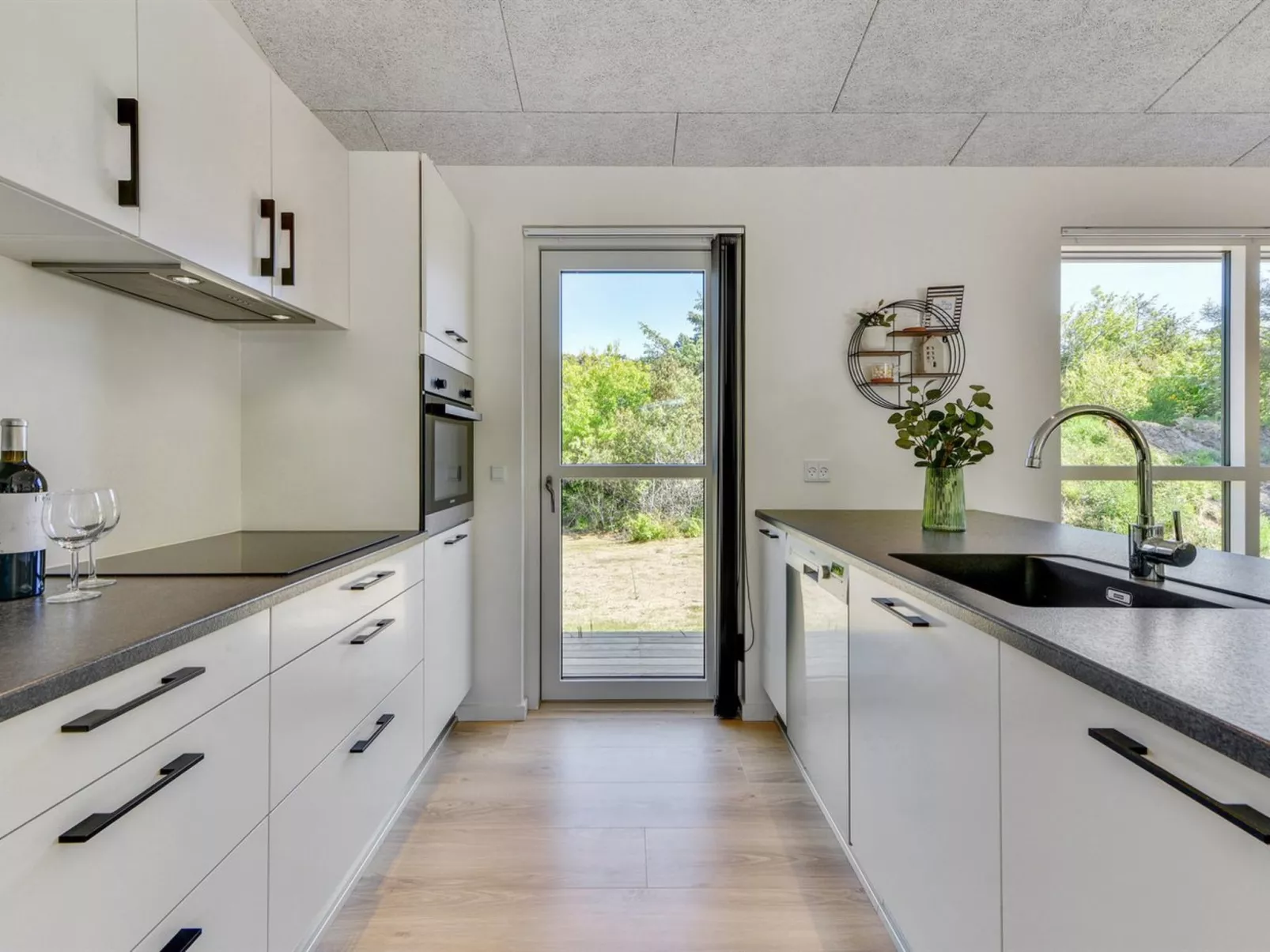 "Merve" - 800m to the fjord-Binnen