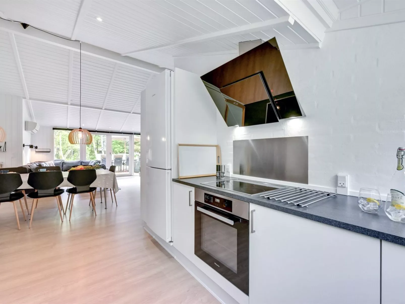 "Liviana" -  from the sea-Binnen