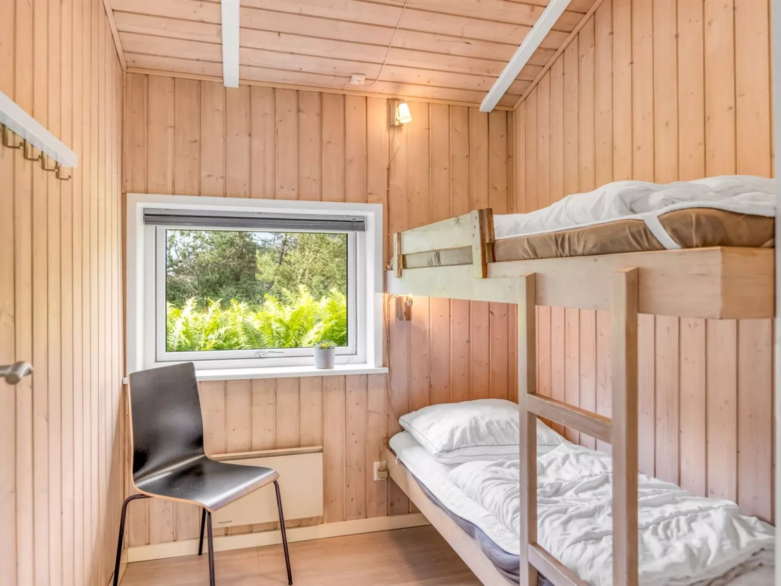 "Yngve" - 1.2km from the sea-Binnen