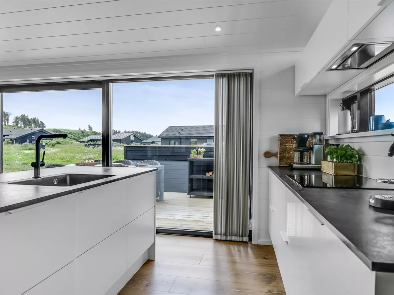 "Ata" - 400m from the sea-Binnen