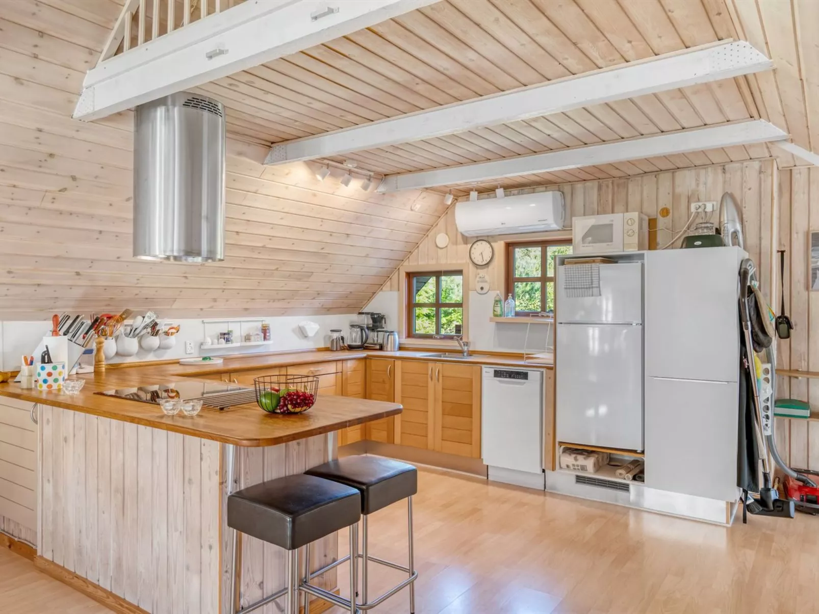 "Niesina" - 600m to the fjord-Binnen