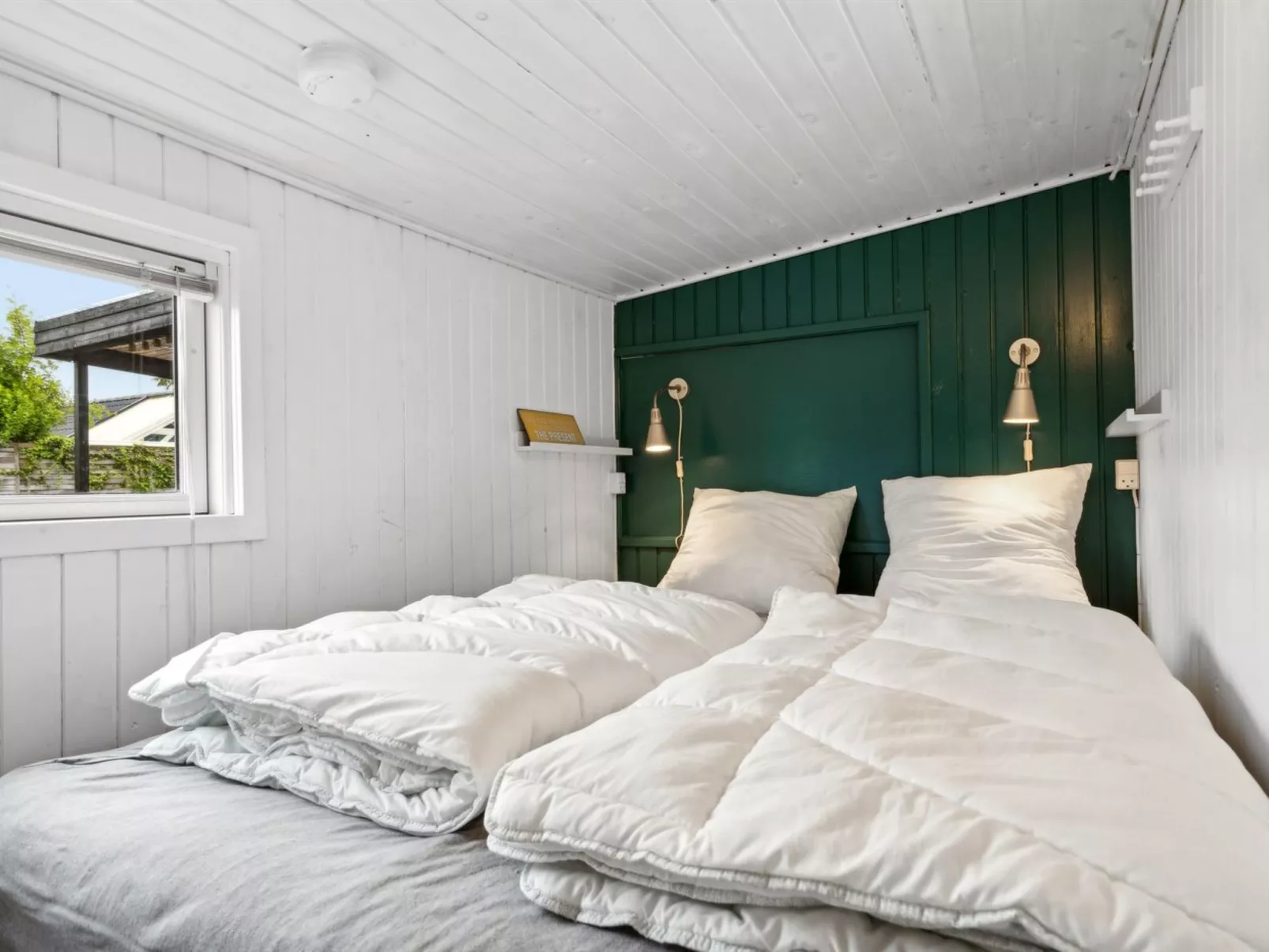 "Antonie" - 700m from the sea-Binnen