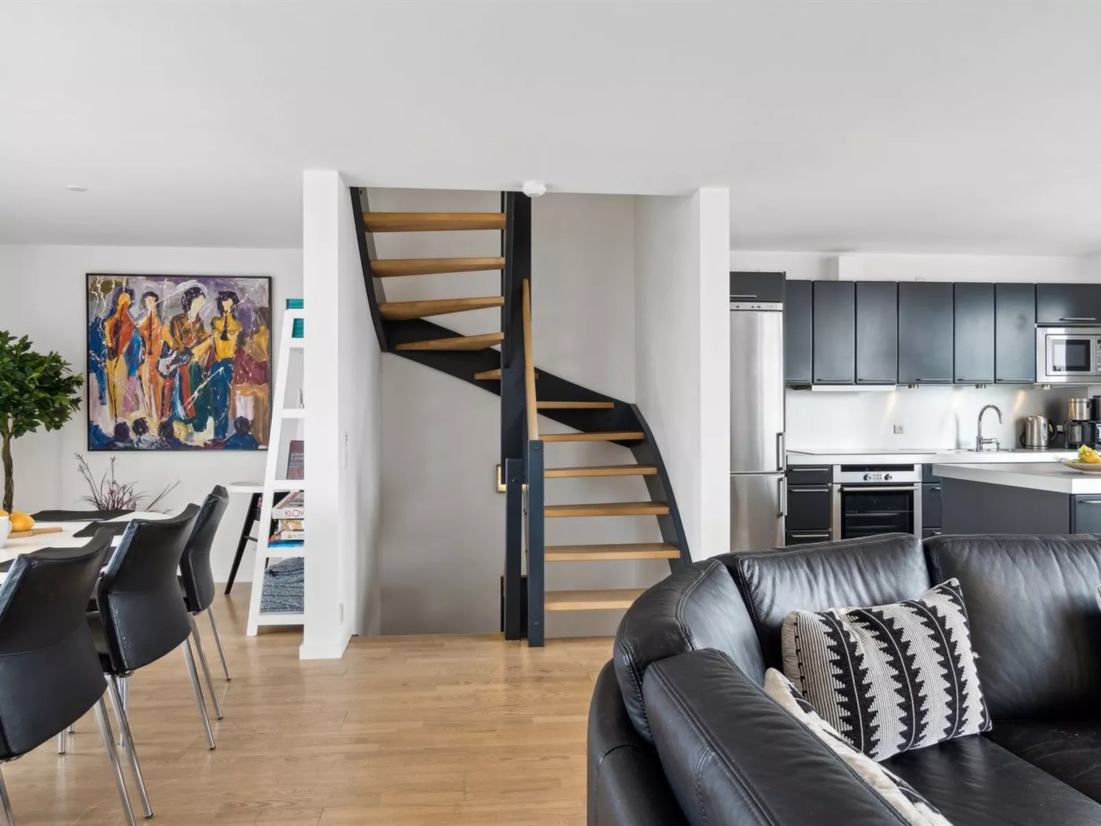 "Skade" - 10m from the sea-Binnen