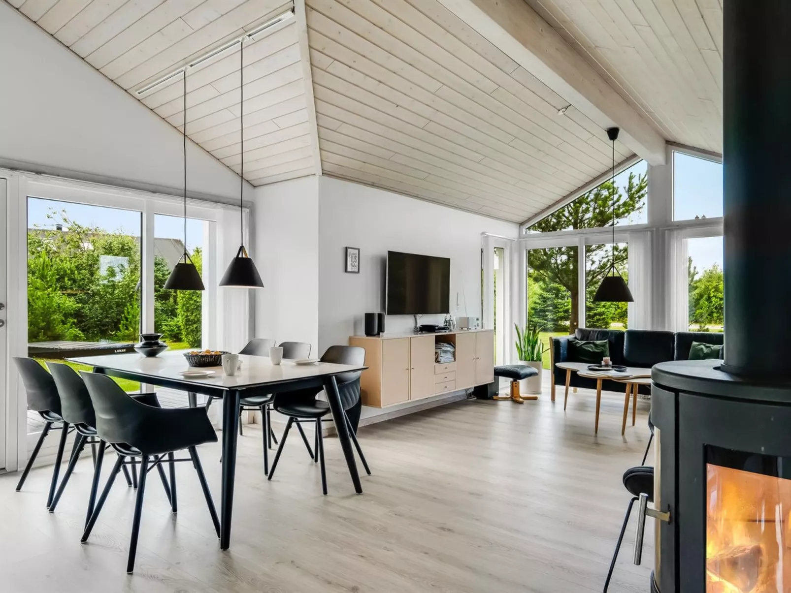 "Lissi" - 3.5km from the sea-Binnen