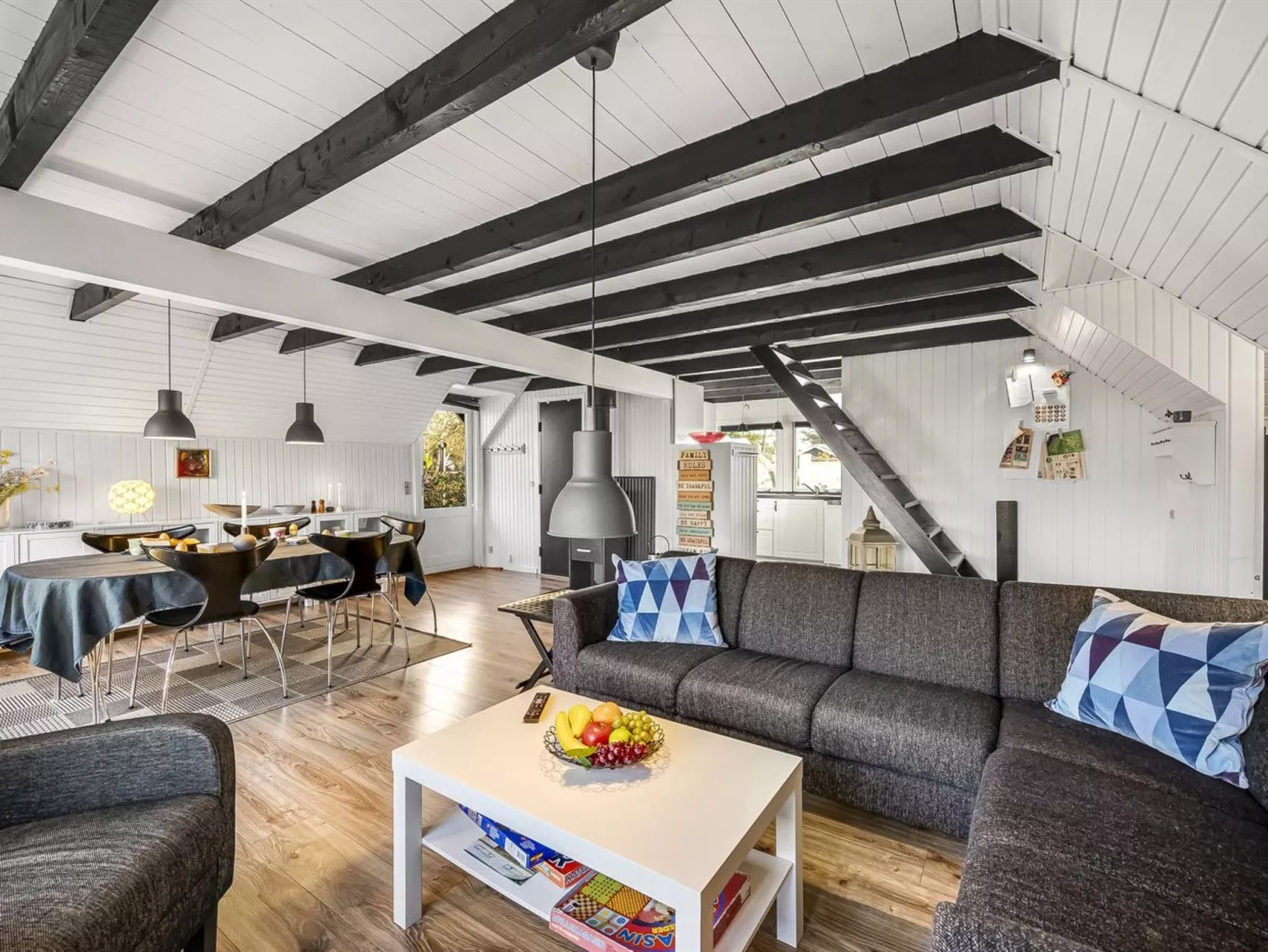 "Sampo" - 150m to the fjord-Binnen