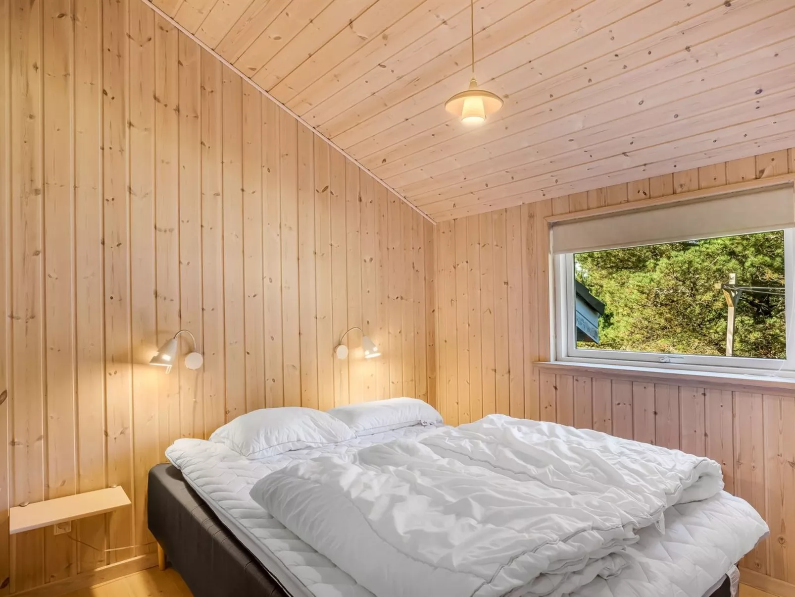 "Skrollan" - 200m to the fjord-Binnen