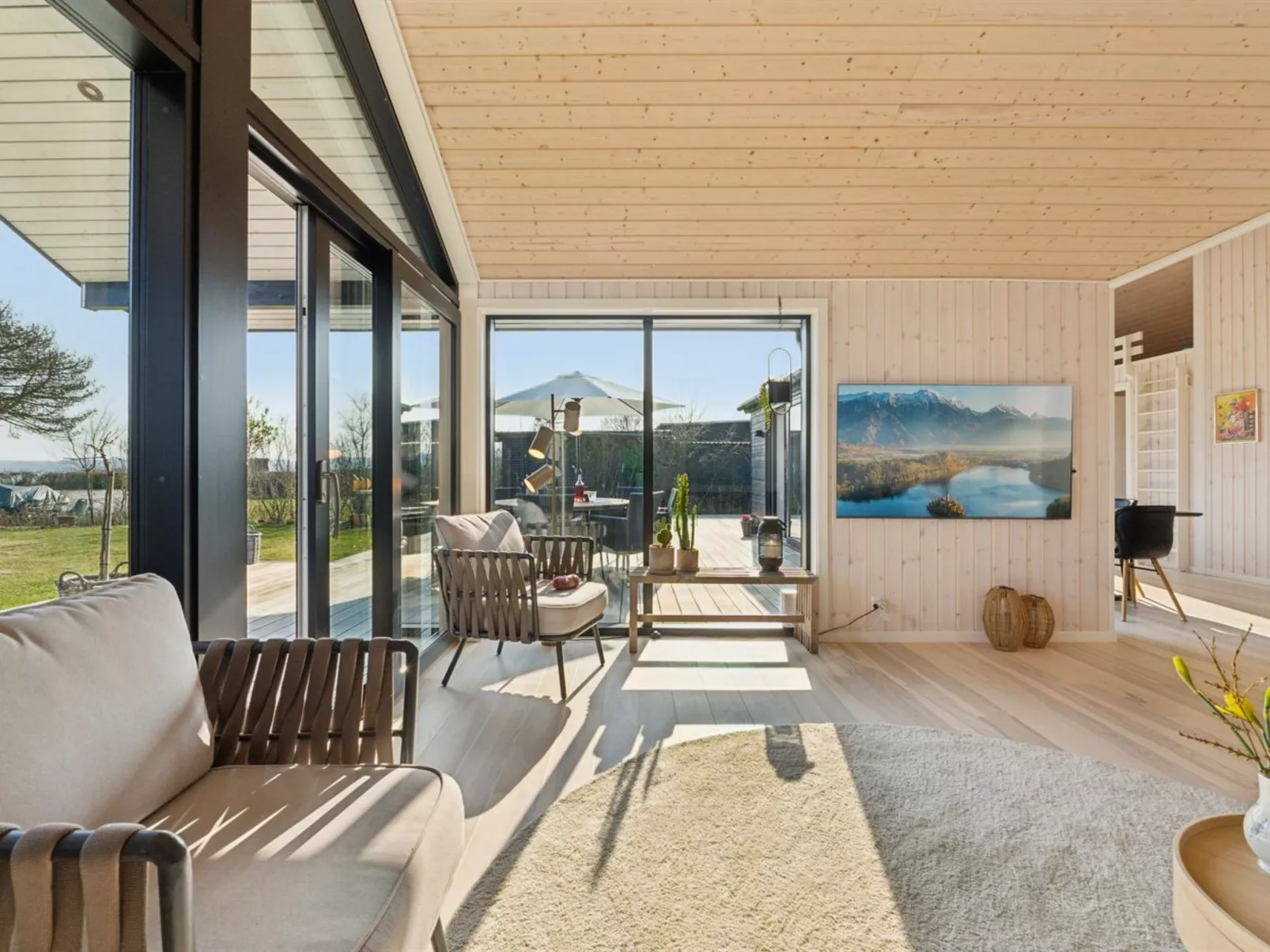 "Viveke" - 10m from the sea-Binnen