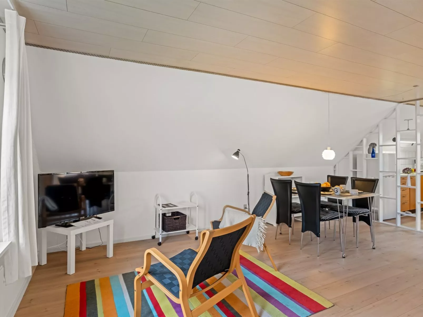 "Trpana" - 1km to the fjord-Binnen