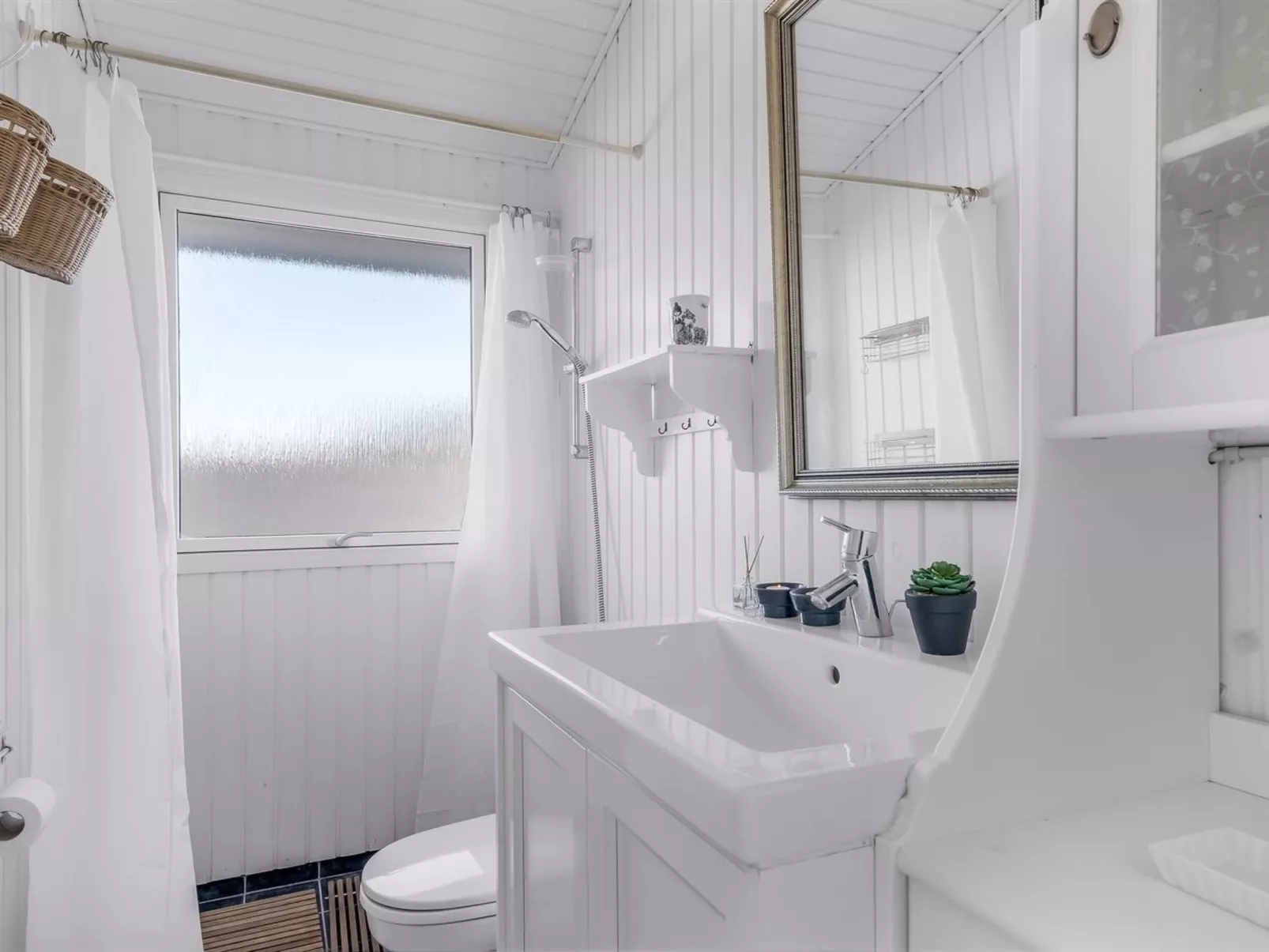 "Jaike" -  from the sea-Binnen