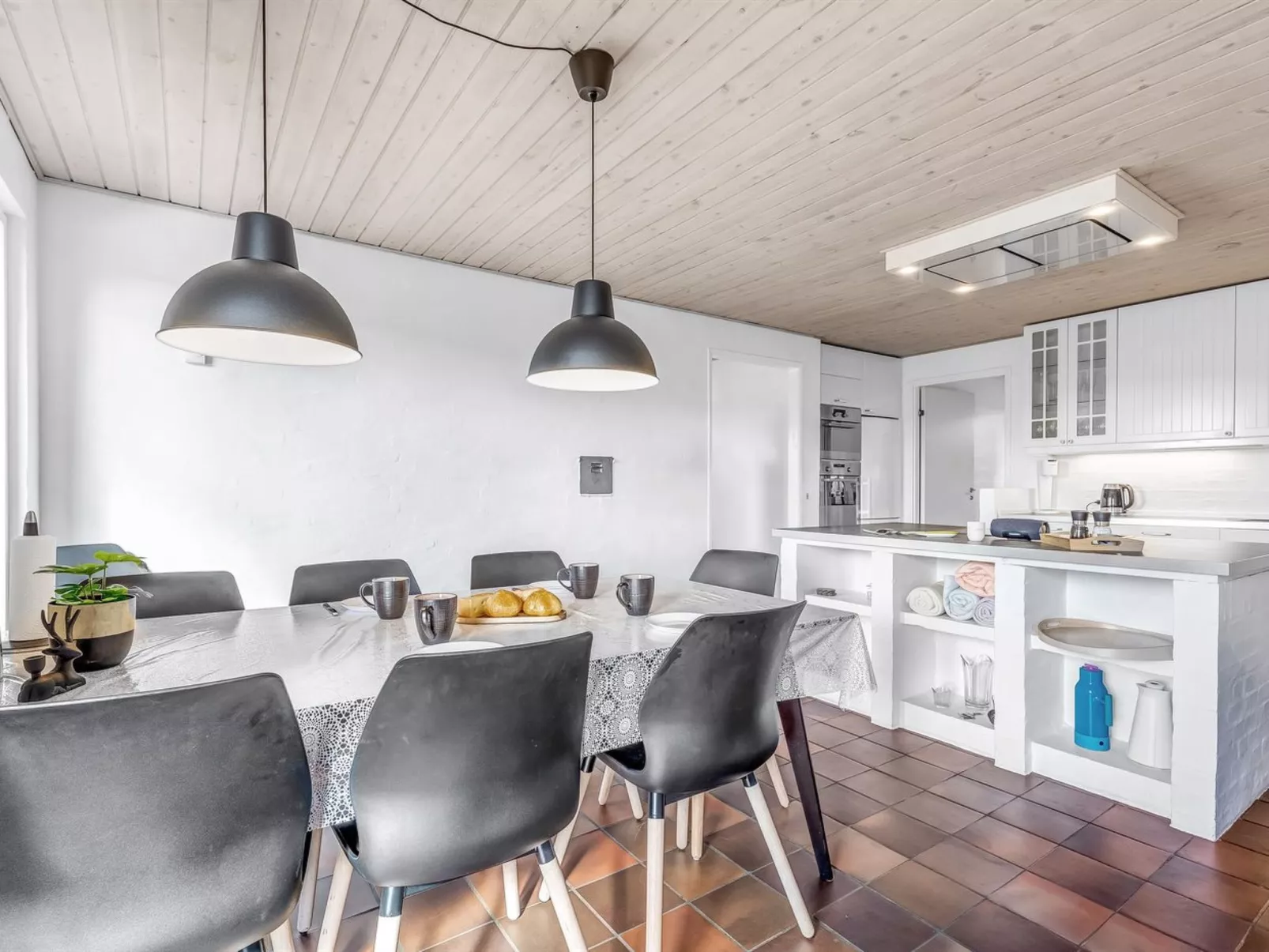 "Iara" - 500m from the sea-Binnen