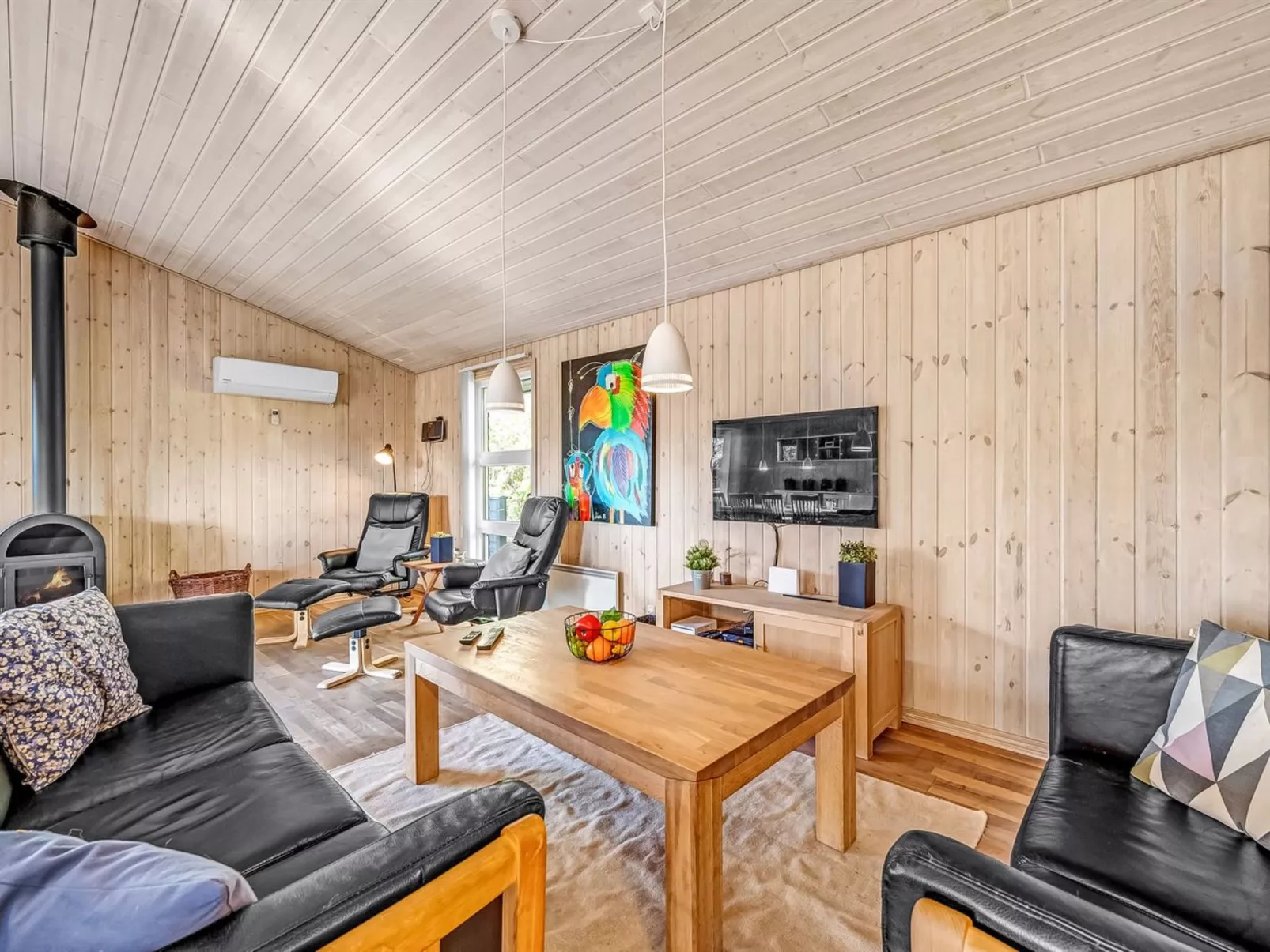 "Efka" - 600m to the fjord-Binnen